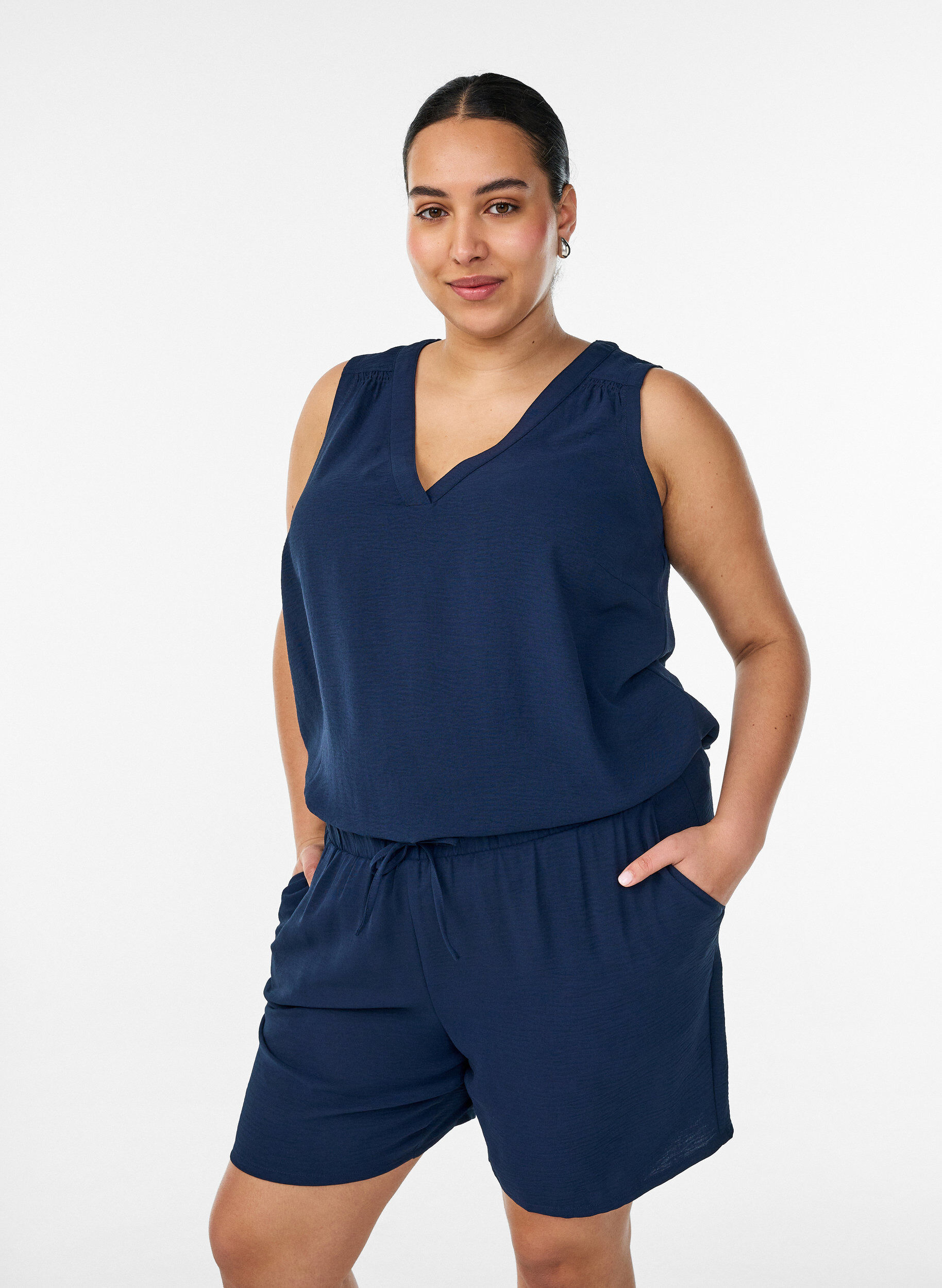 ZizziKurze Hose mit Taschen und elastischem Bund, Blau, Model image number 0