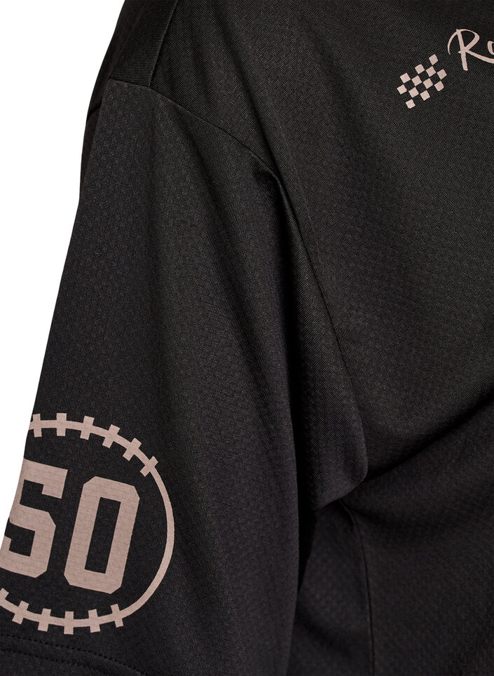 Sportliches T-Shirt mit V-Ausschnitt und Racing-Print, Schwarz, Packshot image number 3