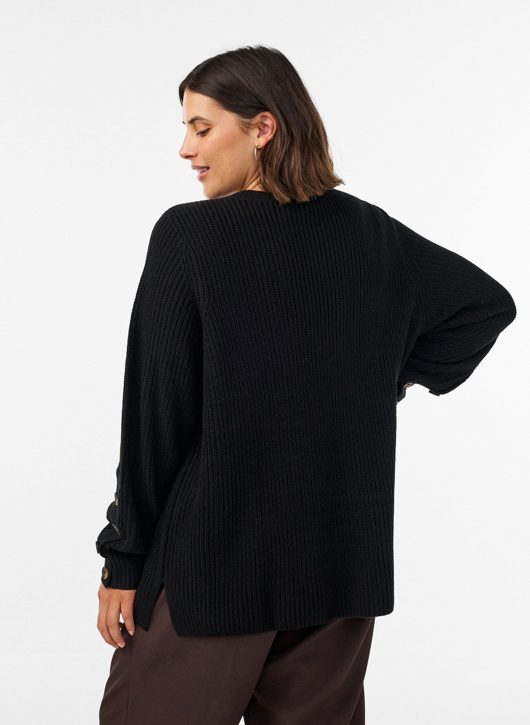 ZizziStrickbluse mit Rippstruktur und Knopfdetails, Schwarz, Model image number 2