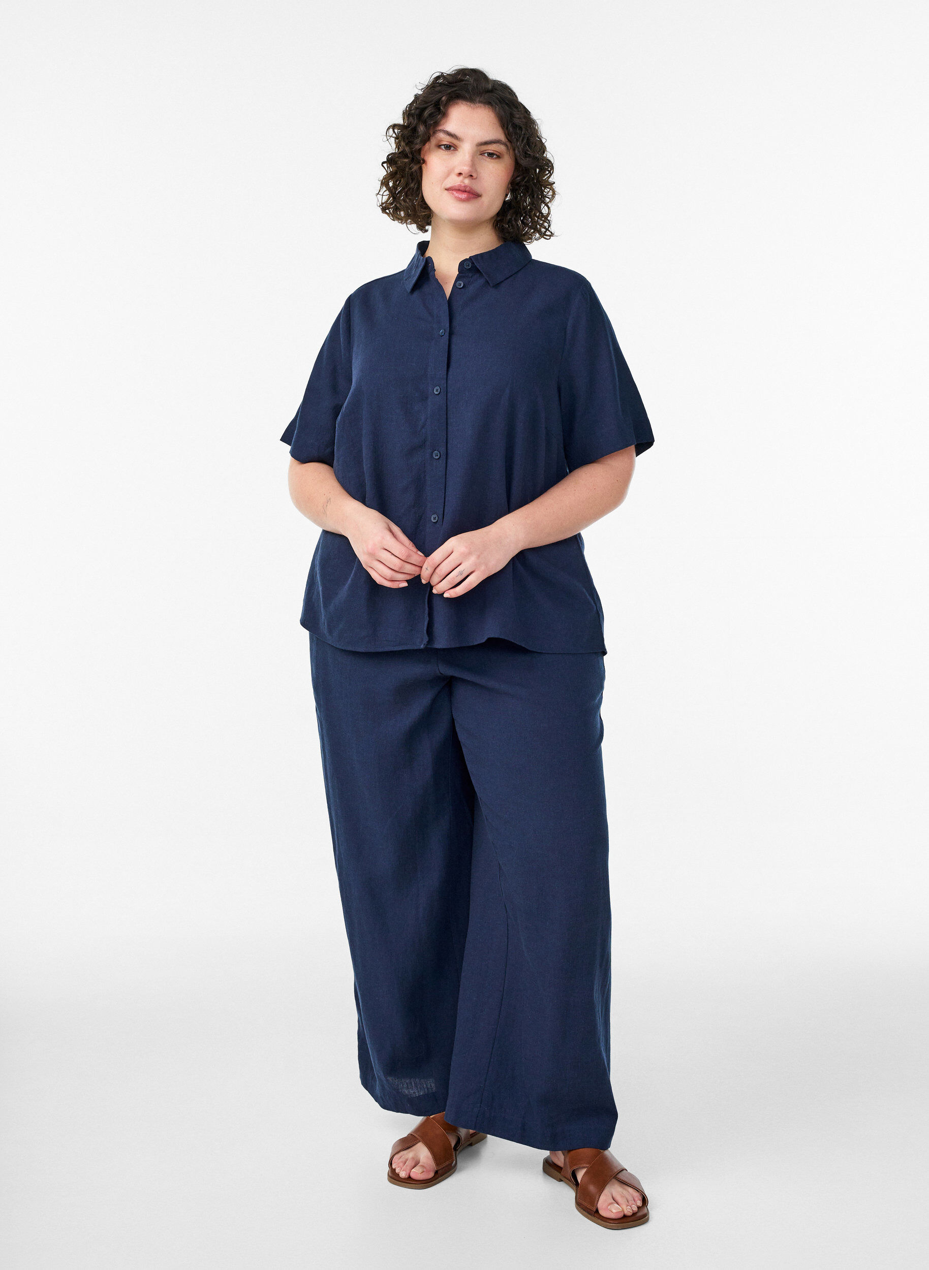Zizzi Hose aus Leinen und Viskose mit weitem Bein, Blau, Model image number 0