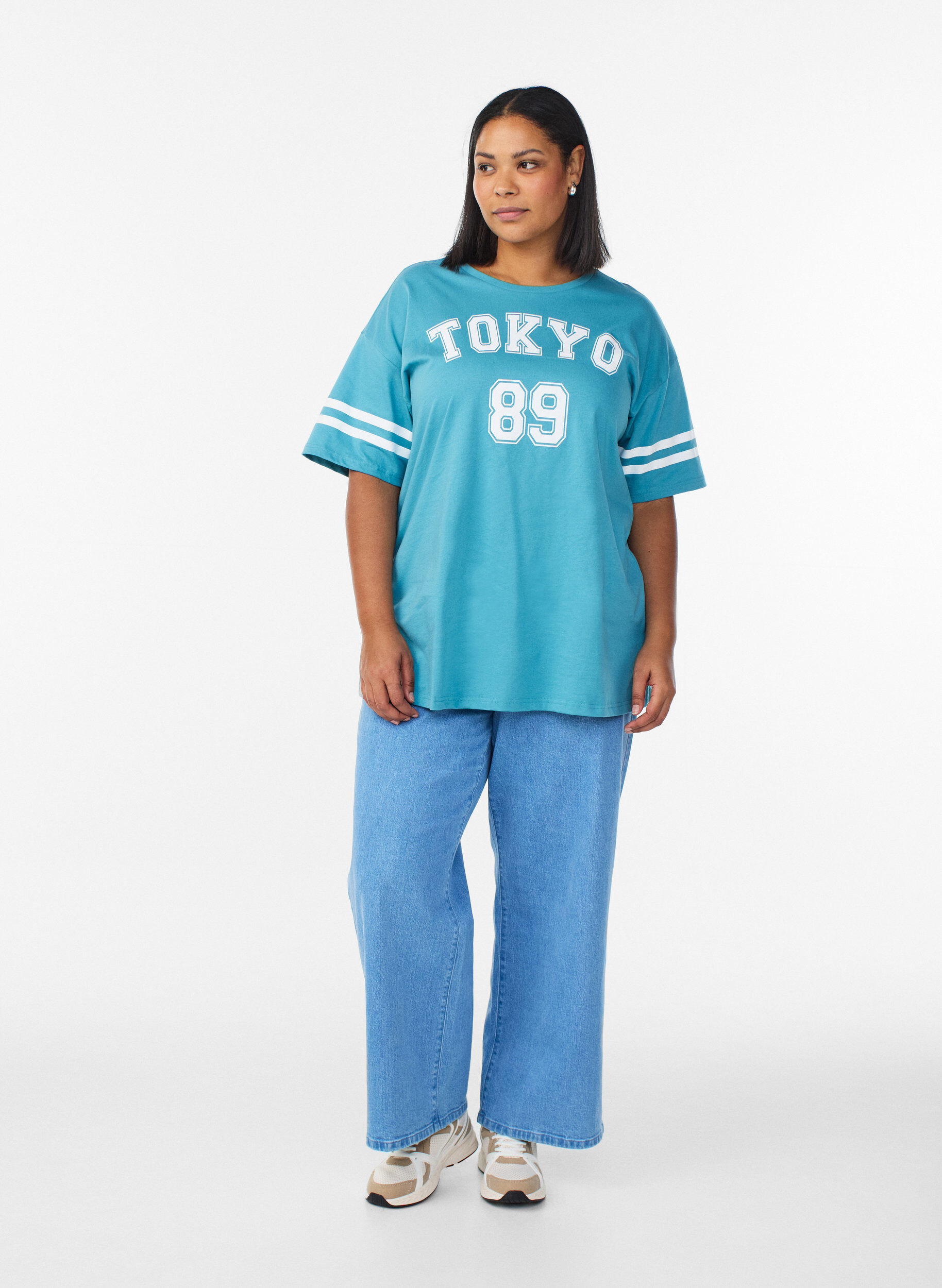 Zizzi Sportliches Oversize-College-T-Shirt, Blau, Model image number 1