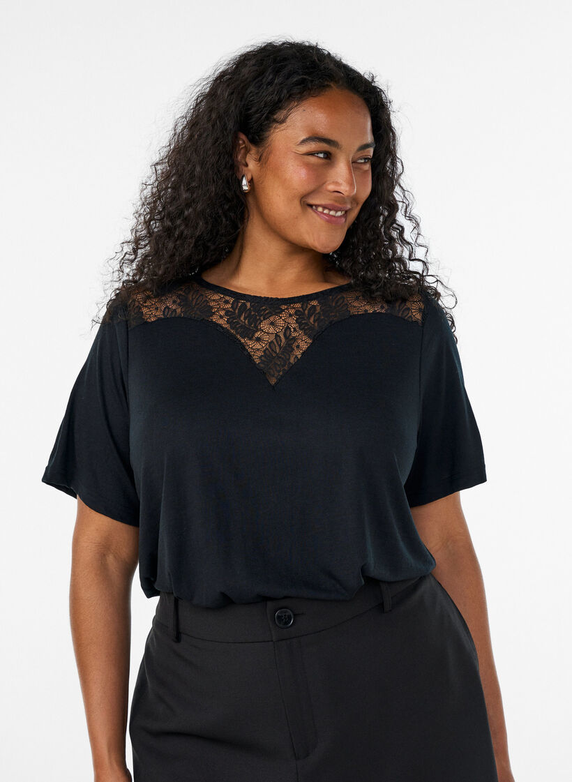 Bluse mit Spitzeneinsatz und Ballon&auml;rmeln, Schwarz, Model image number 0