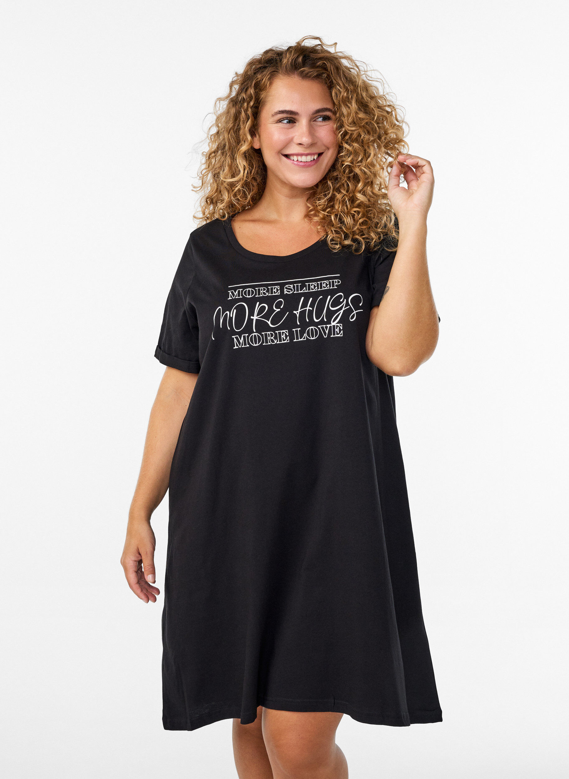 ZizziKurz&auml;rmeliges Nachthemd aus Bio-Baumwolle, Schwarz, Model image number 0