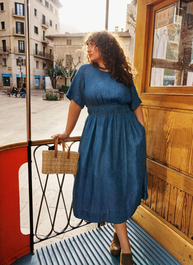 Midikleid in Jeans-Optik mit Gummizug in der Taille, Blau, Image image number 0