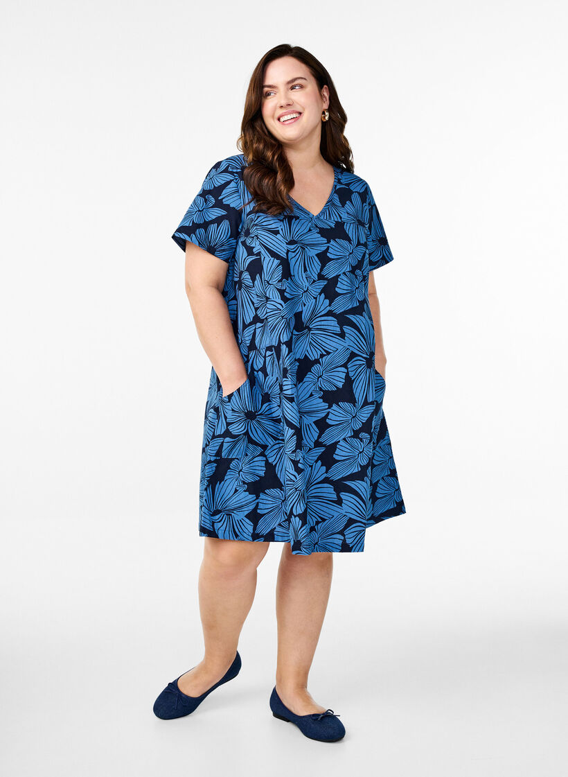 Kurzes A-Linien-Kleid mit floralem Print, Blau, Model image number 1