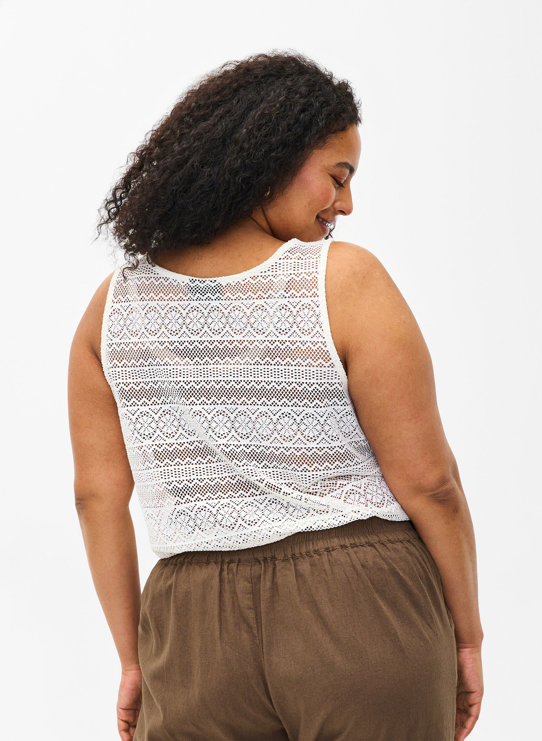 Zizzi &Auml;rmelloses Oberteil mit Lochmuster, Off White, Model image number 1