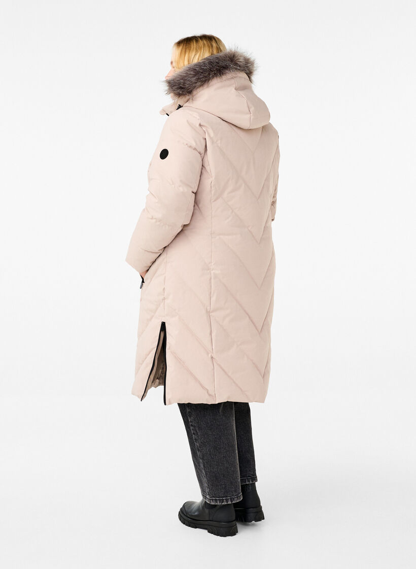 Langer Wintermantel mit Hakenverschl&uuml;ssen und Kunstfellkragen, Beige, Model
