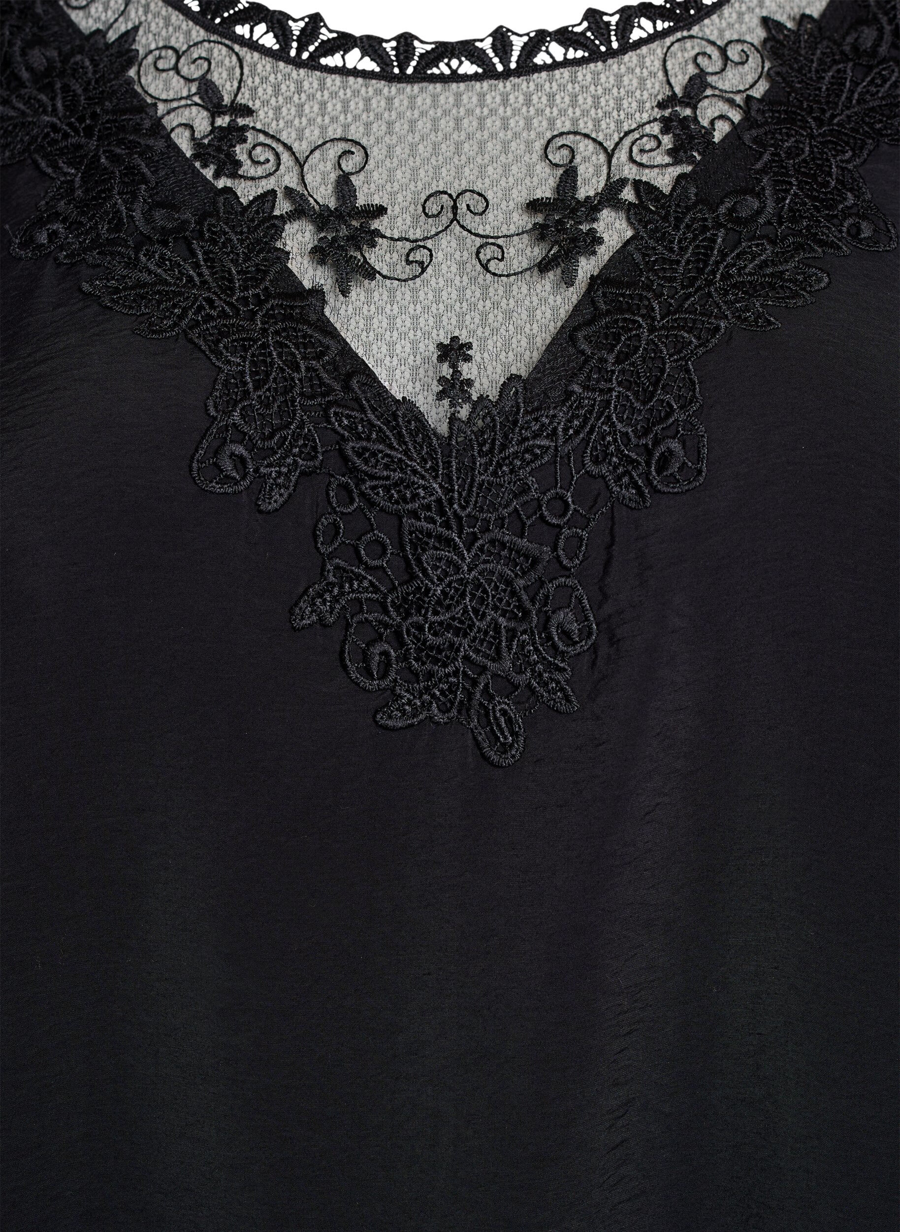 Zizzi Blouse avec manches 3/4 et d&eacute;tails en dentelle, Noir, Packshot image number 2