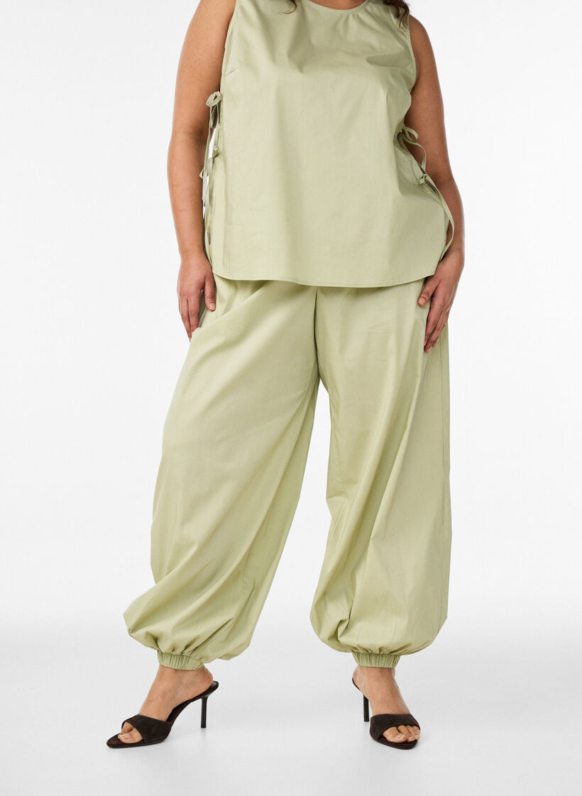 Pantalon ballon taille haute avec ceinture &eacute;lastique, Vert clair, Model image number 2