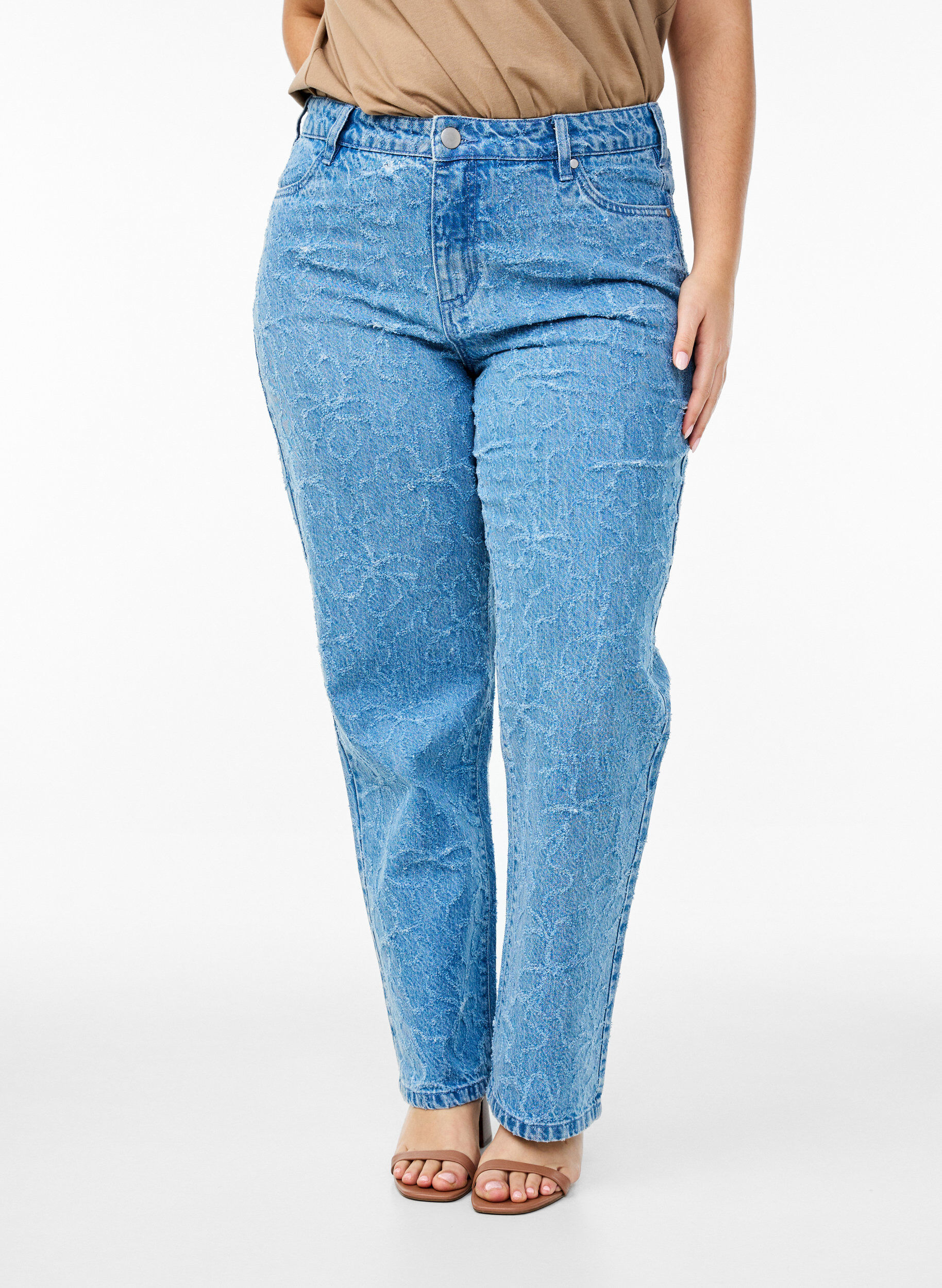 Zizzi Gemma Jeans mit hoher Taille und gebl&uuml;mtem Muster, Blau, Model image number 3