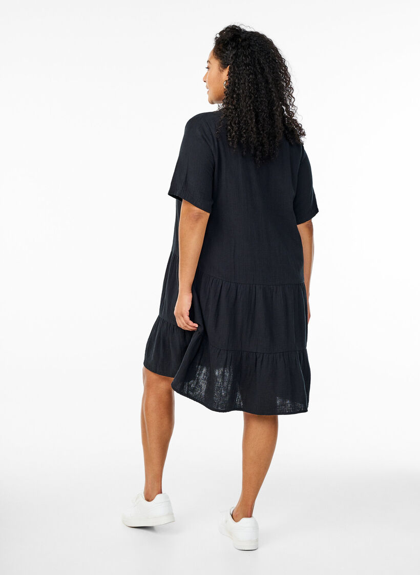 Robe courte &eacute;vas&eacute;e en mousseline de coton, Noir, Model image number 2