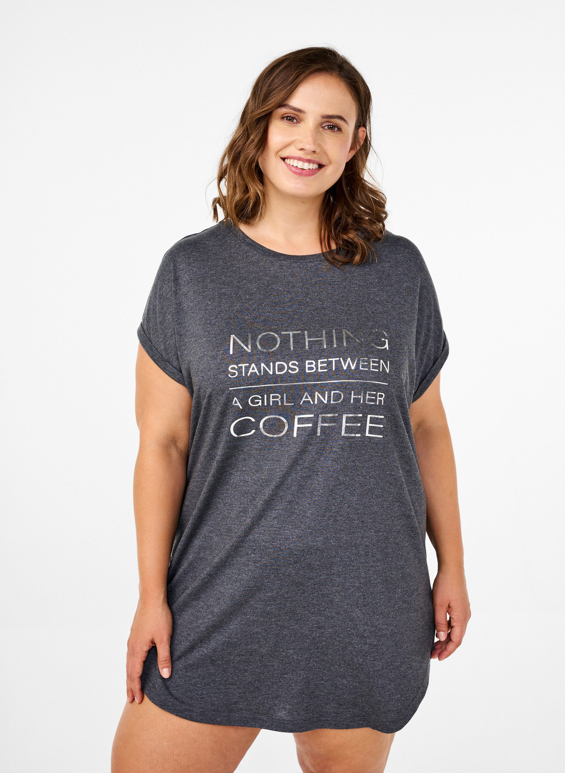 ZizziKurz&auml;rmliges Nachthemd mit Textdruck, , Model image number 0