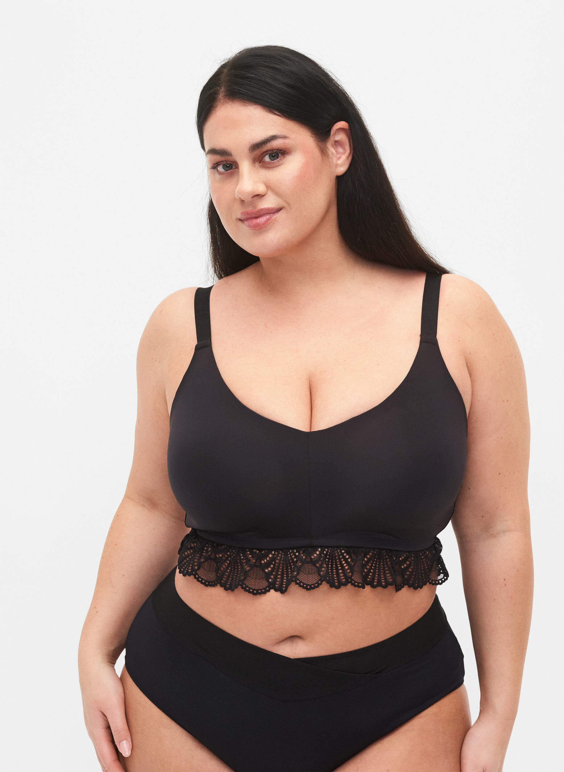BH mit Spitze und gepolsterten Cups, Black, Model