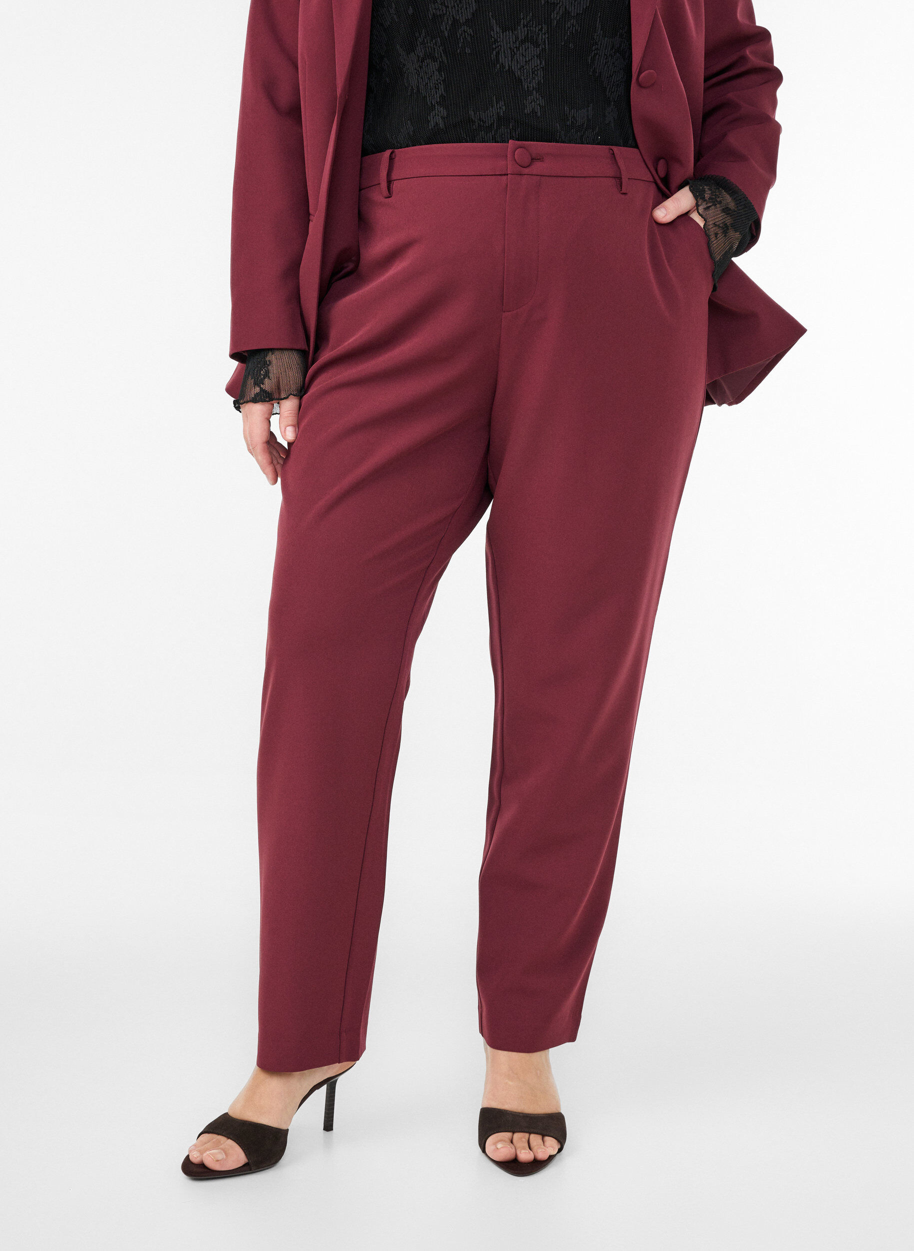 ZizziHose mit Taschen und geraden Beinen, Rot, Model image number 2