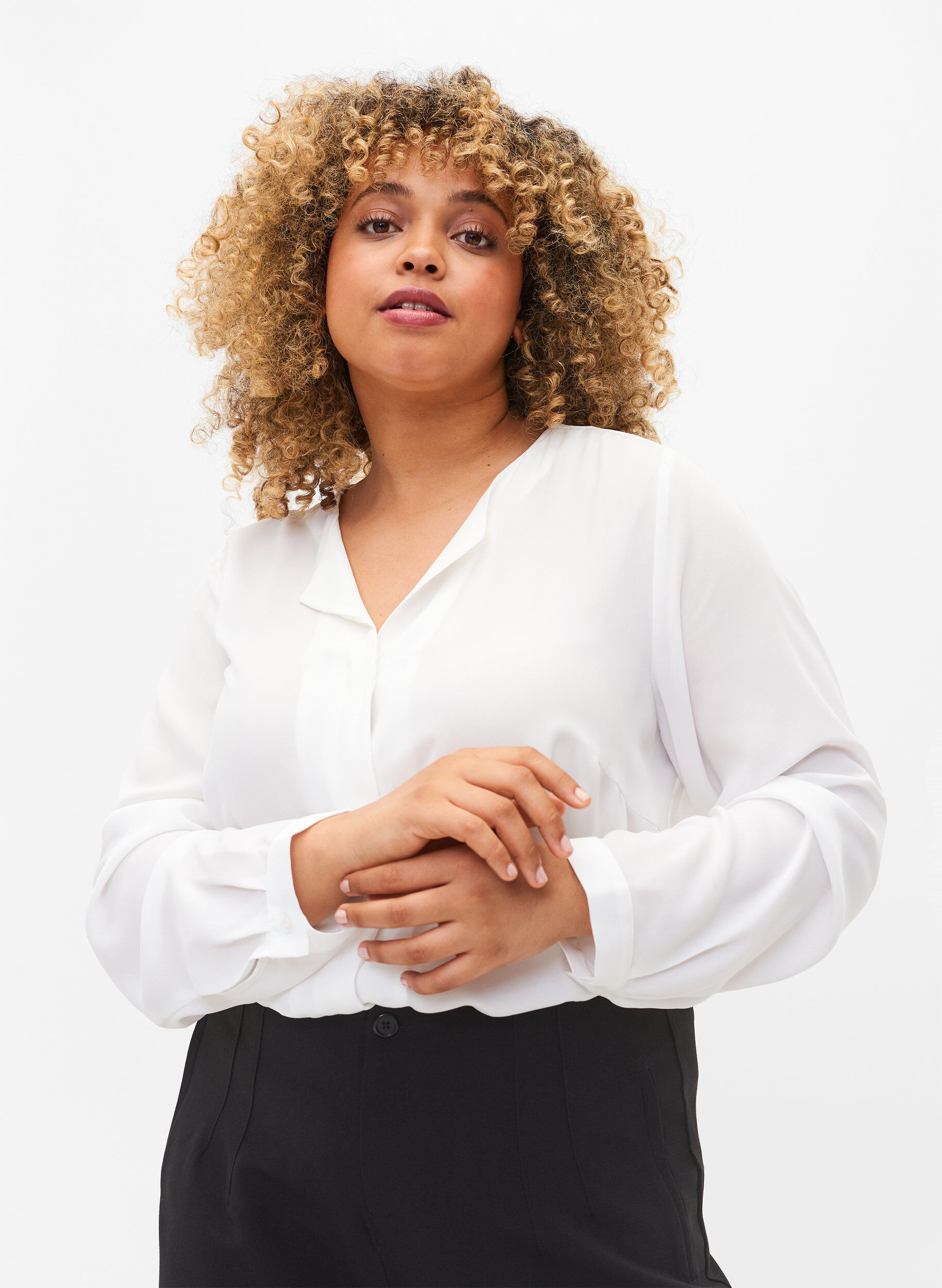 Zizzi Chemise de couleur unie avec col en V, Bright White, Model image number 0