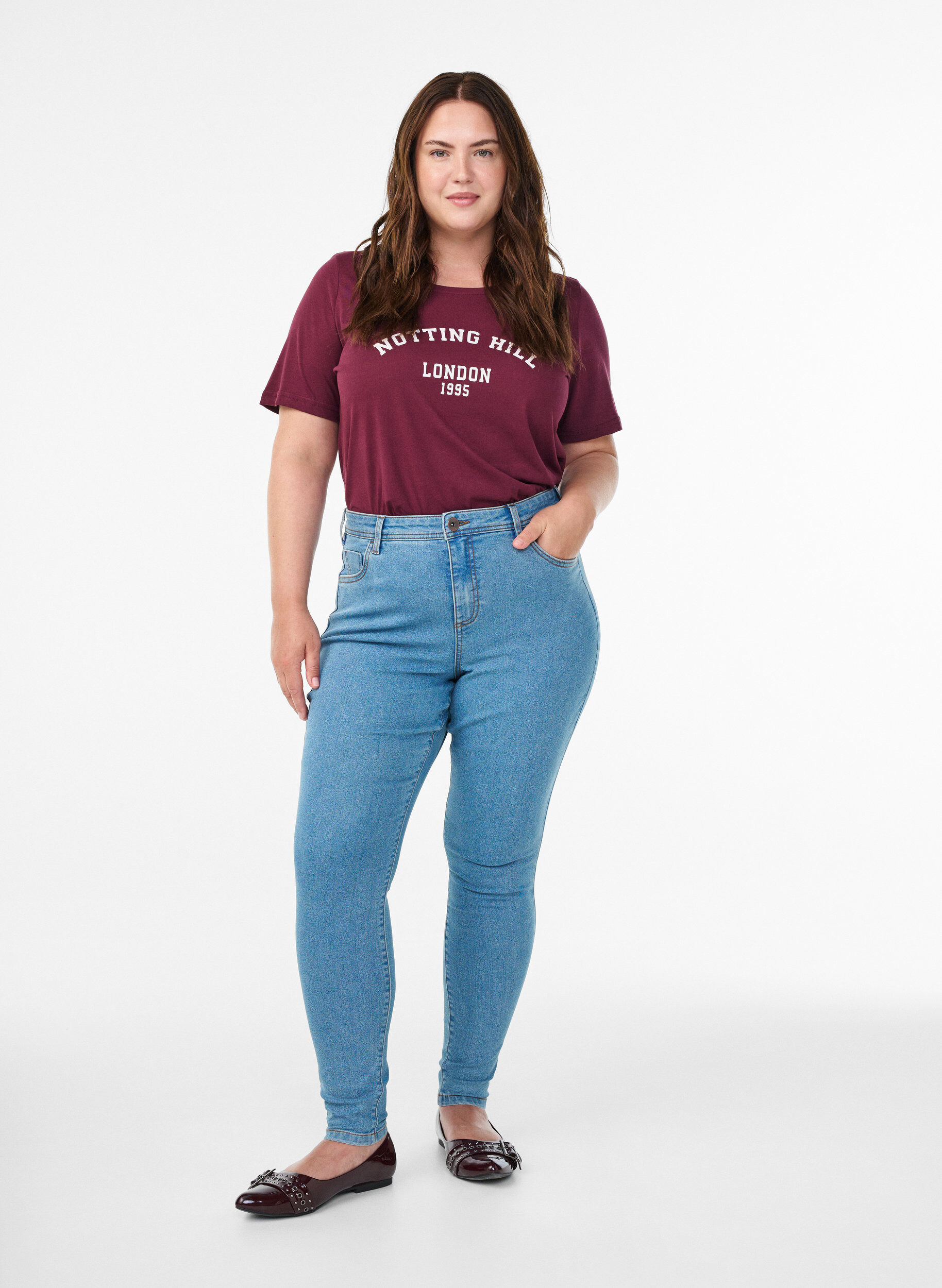 Zizzi FLASH - T-Shirt mit Print., Rot, Model image number 1