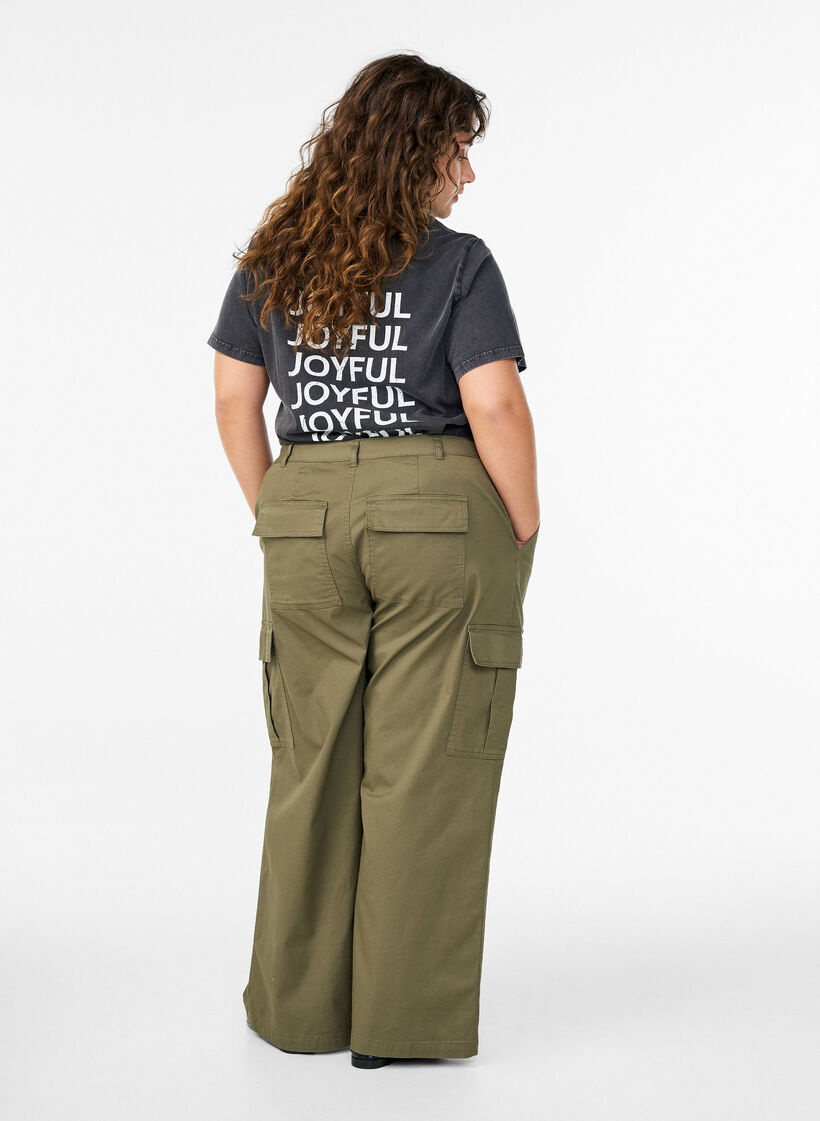 Wide-Leg Cargohose mit hoher Taille, Gr&uuml;n, Model