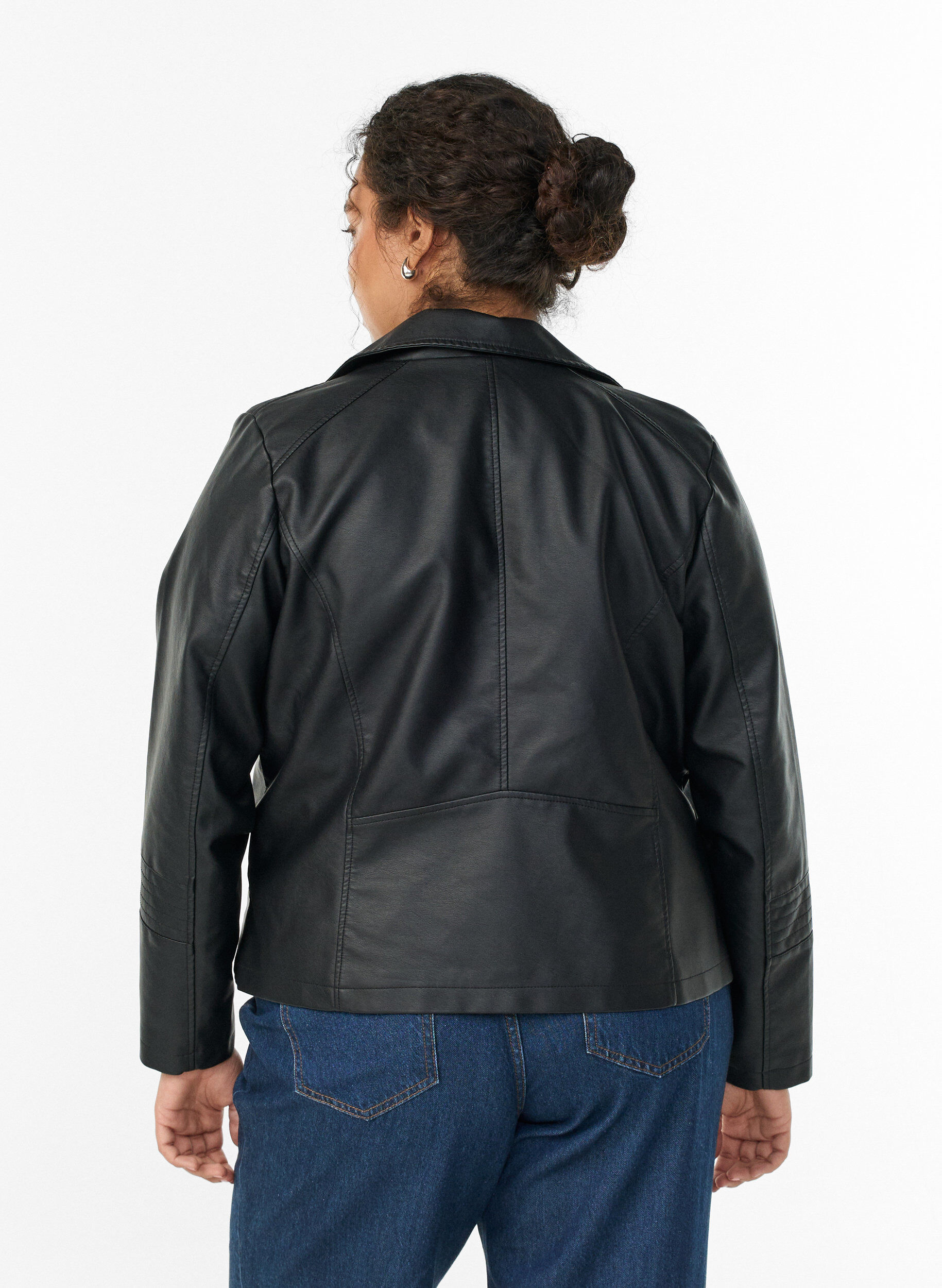 Zizzi Bikerjacke aus Kunstleder, Schwarz, Model image number 2