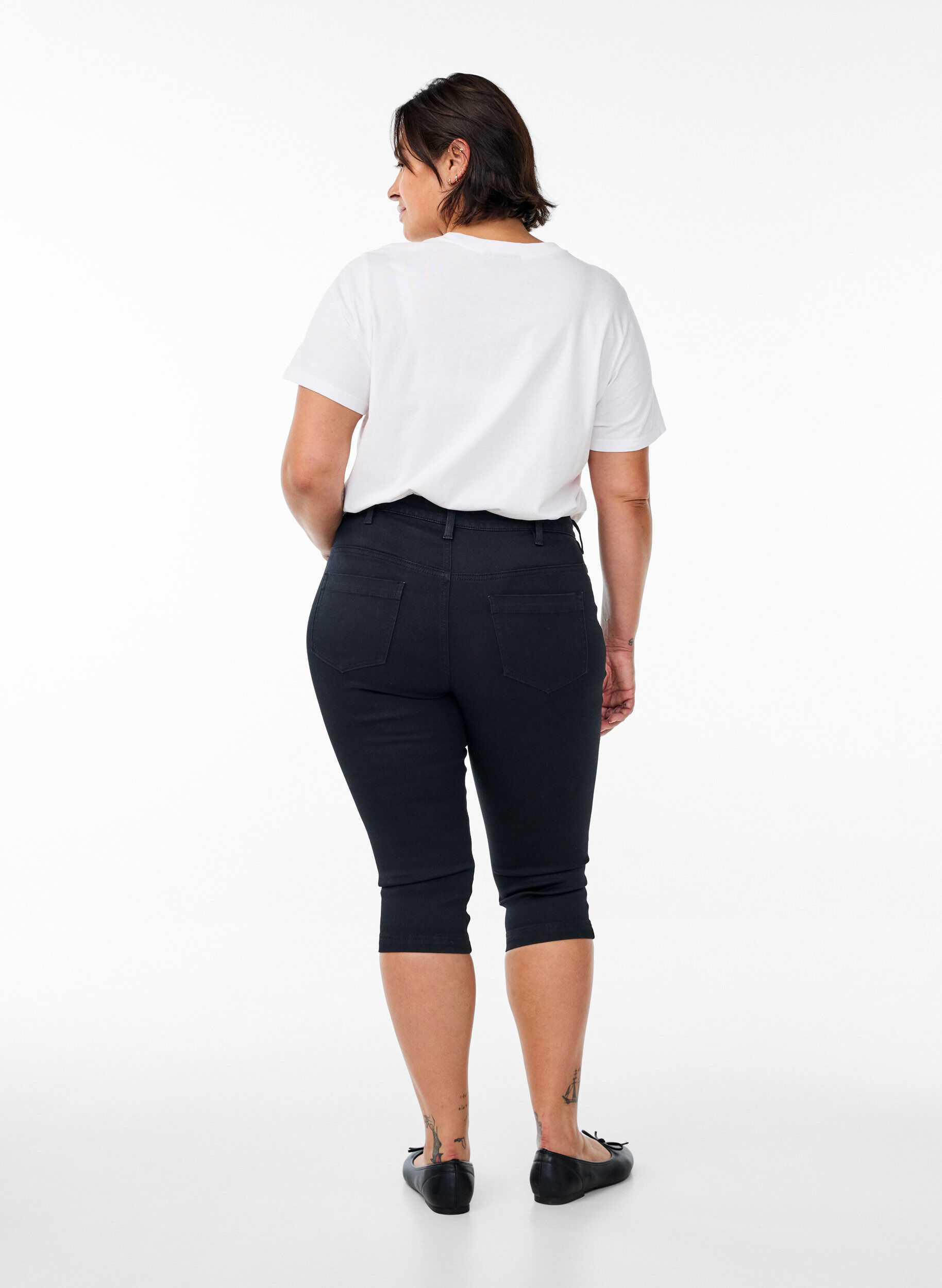 ZizziHoch taillierte Amy Capri Jeans mit Super Slim Fit, Schwarz, Model image number 1
