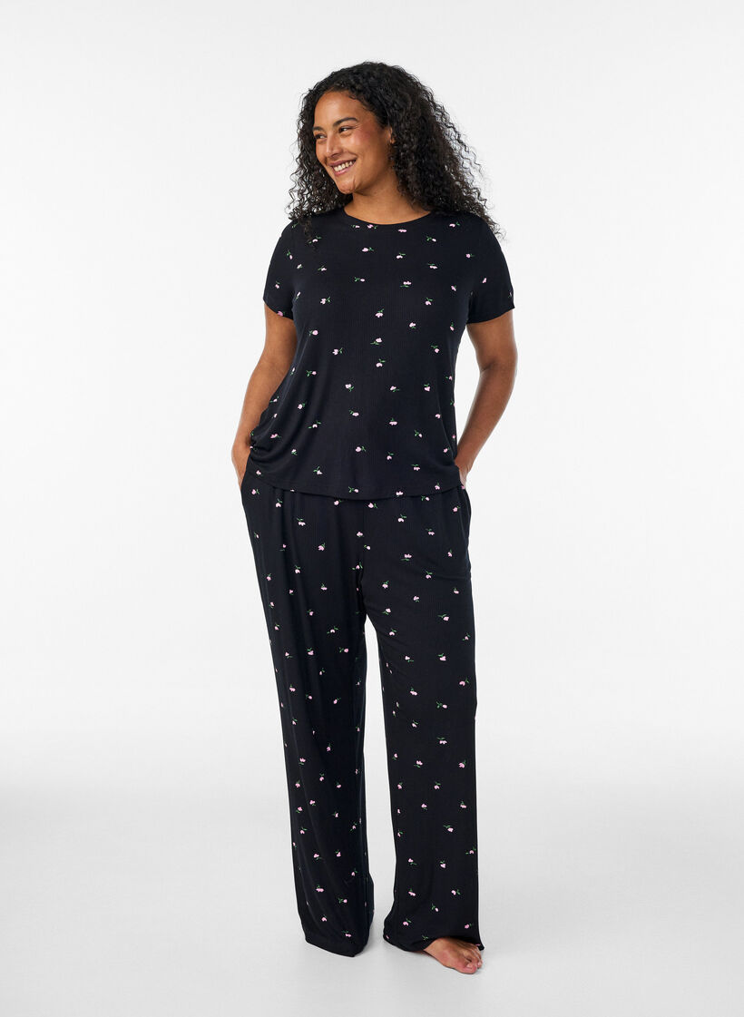 Haut de pyjama &agrave; imprim&eacute; floral et texture c&ocirc;tel&eacute;e, Noir, Model image number 1