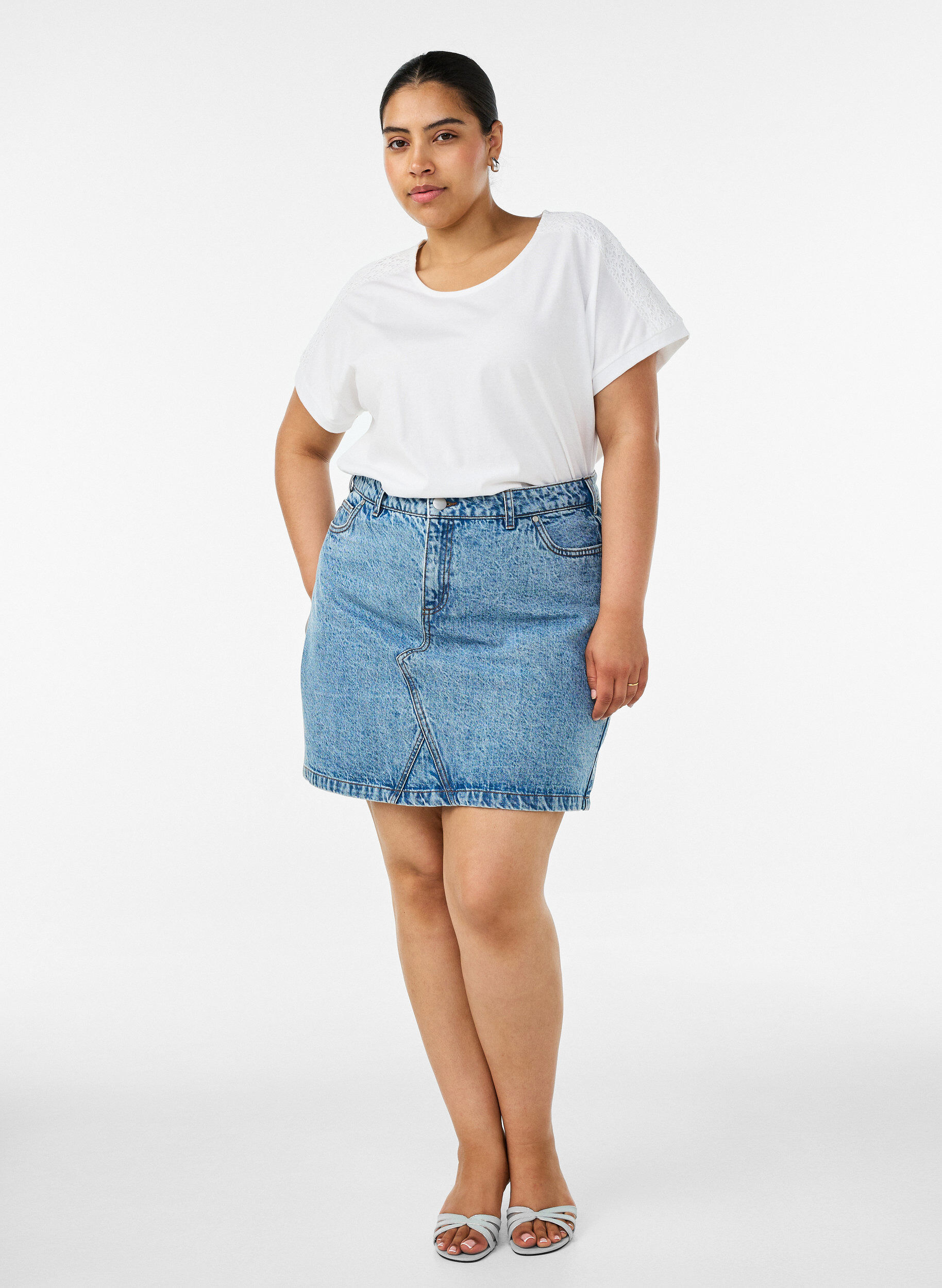 ZizziT-shirt aus Baumwolle mit H&auml;keldetail, Wei&szlig;, Model image number 1