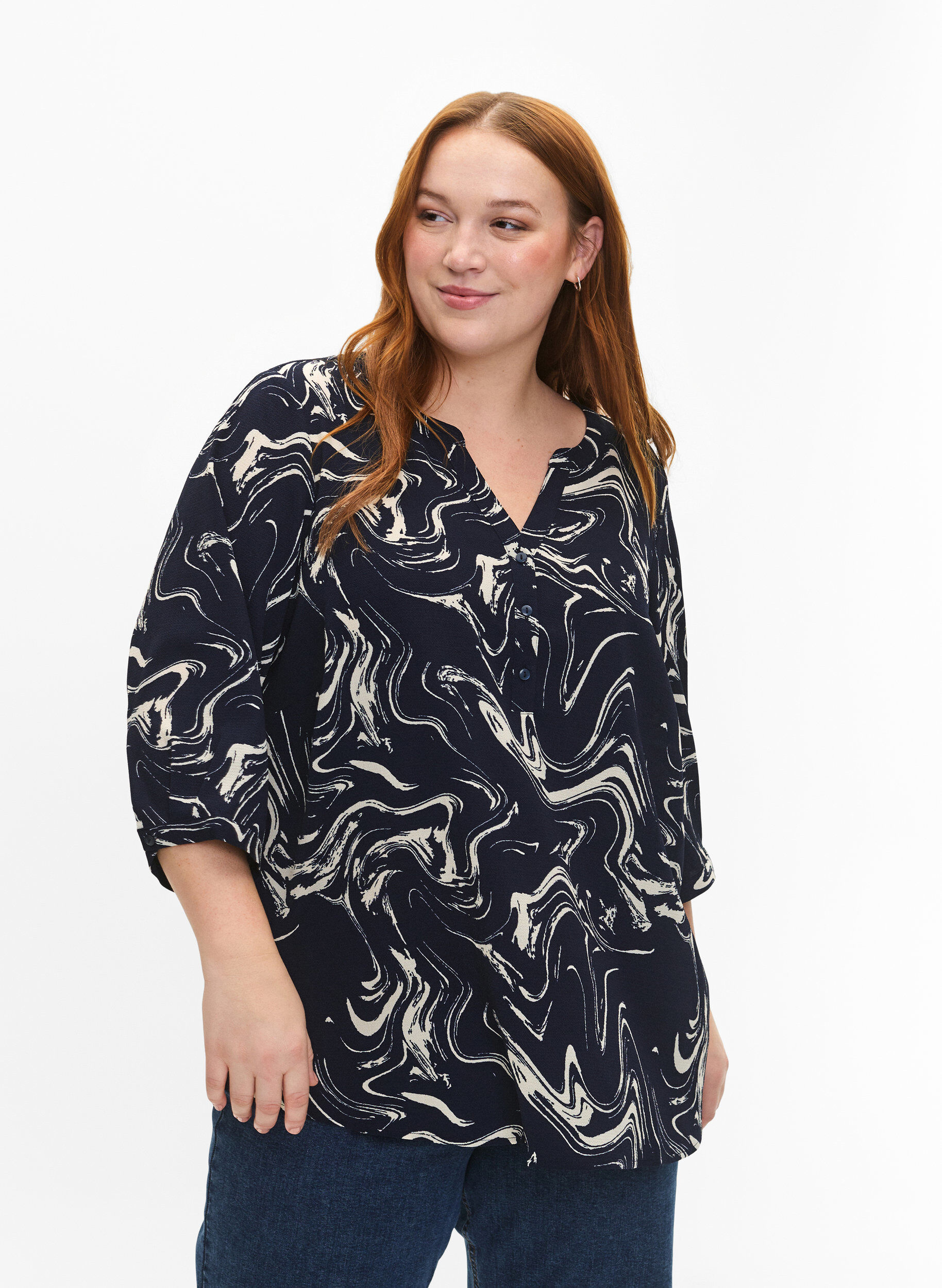 Zizzi Bedruckte Bluse mit 3/4-&Auml;rmeln, N. Blazer Swirl AOP, Model image number 0