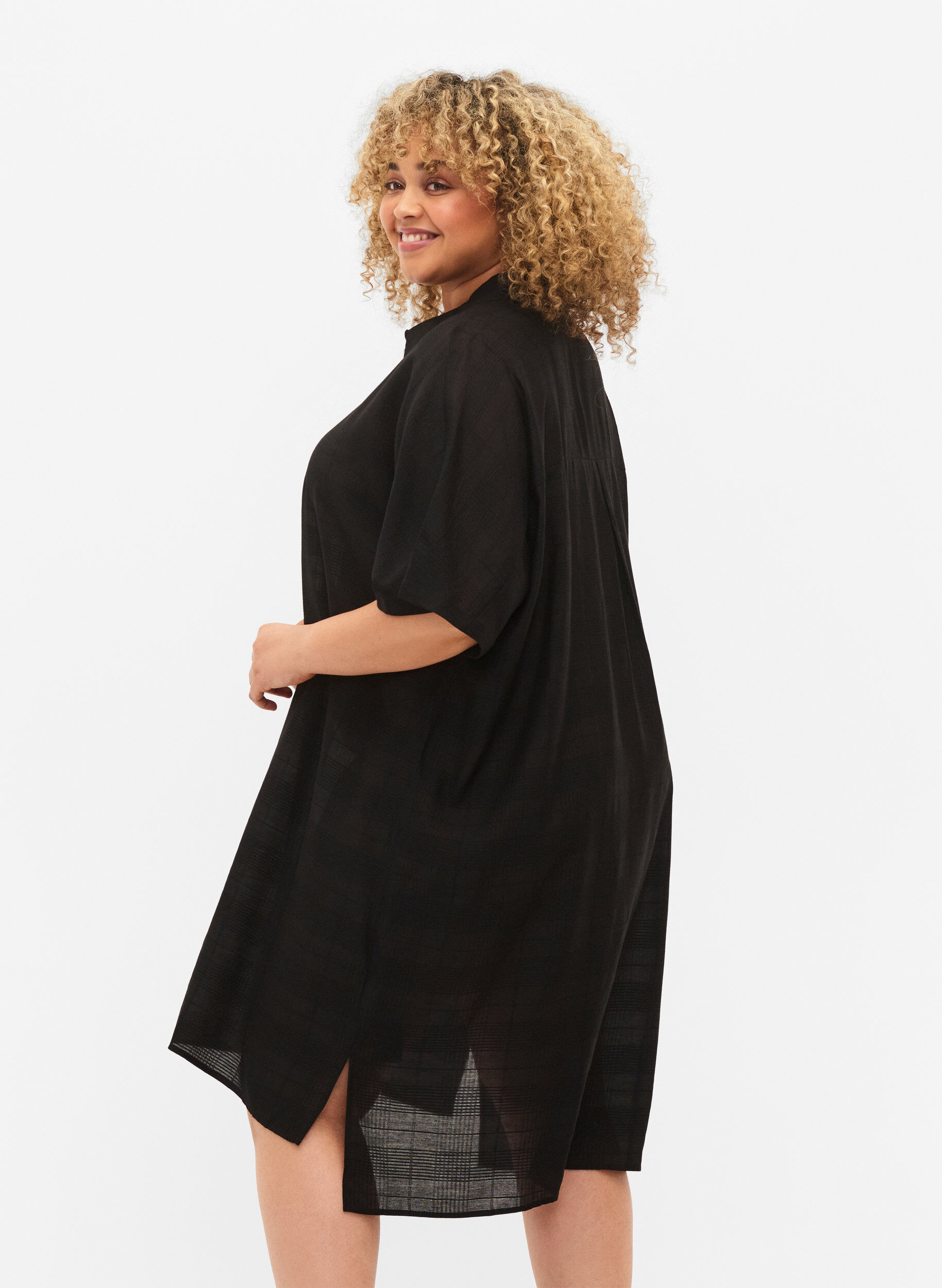 Zizzi Chemise longue en viscose avec structure, Black, Model image number 1