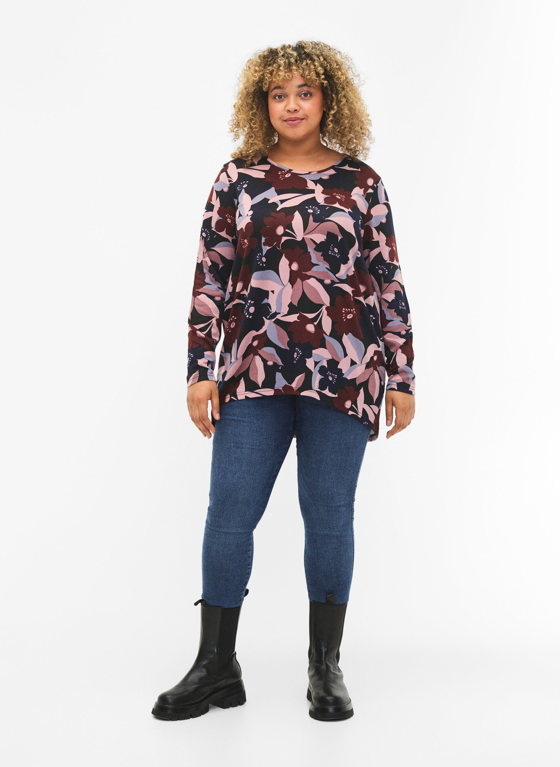 Zizzi Gebl&uuml;mte Bluse mit langen &Auml;rmeln, Black Rose Flower, Model image number 2