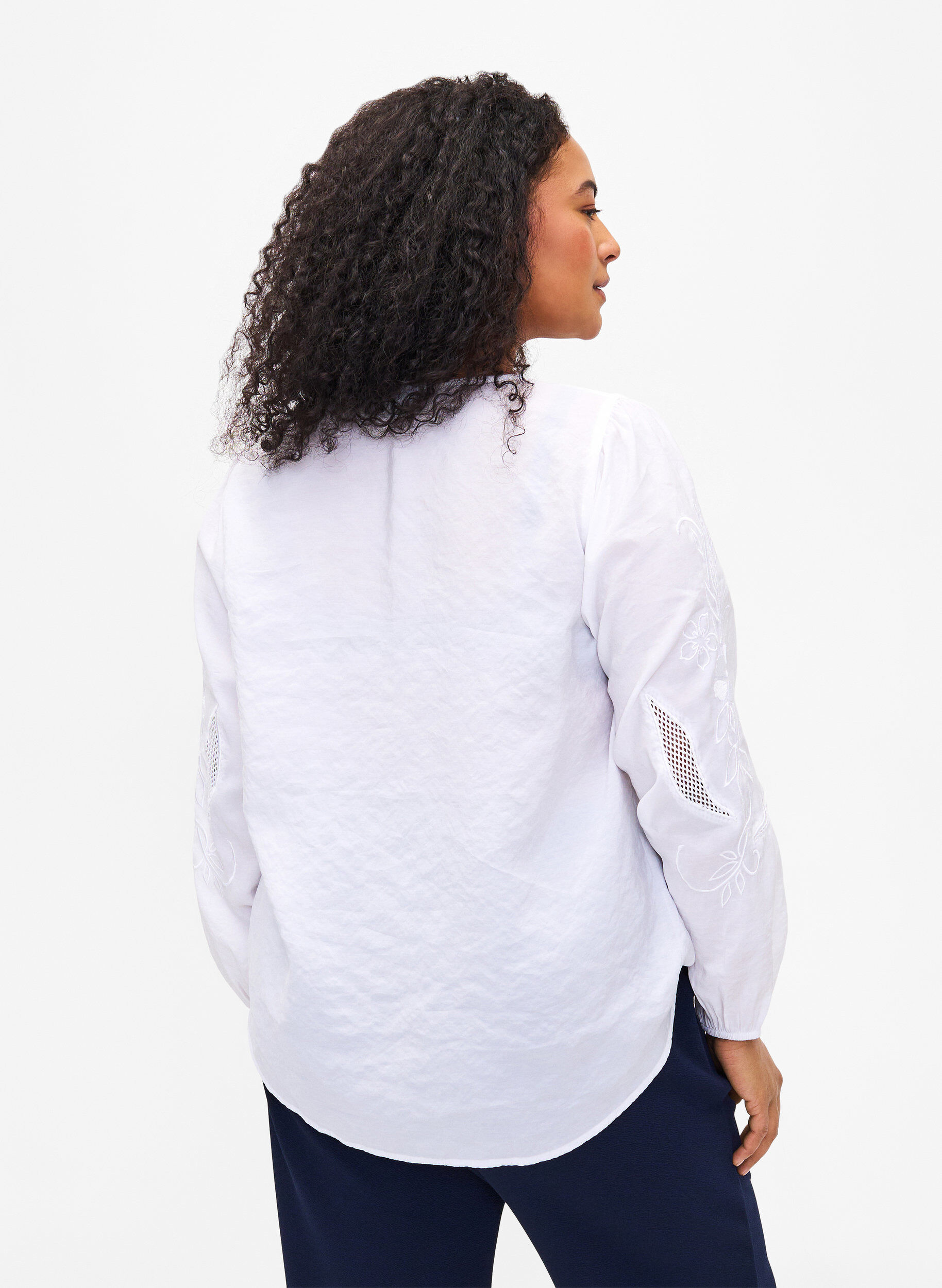 Zizzi Chemisier en TENCEL&trade; Modal avec des broderies, Bright White, Model image number 1