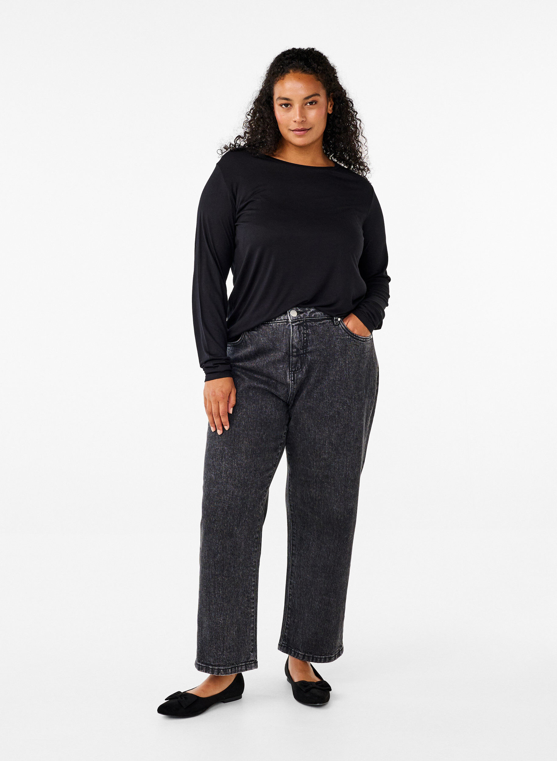 Zizzi Lang&auml;rmelige Bluse aus Wolle und Viskose, Schwarz, Model image number 1