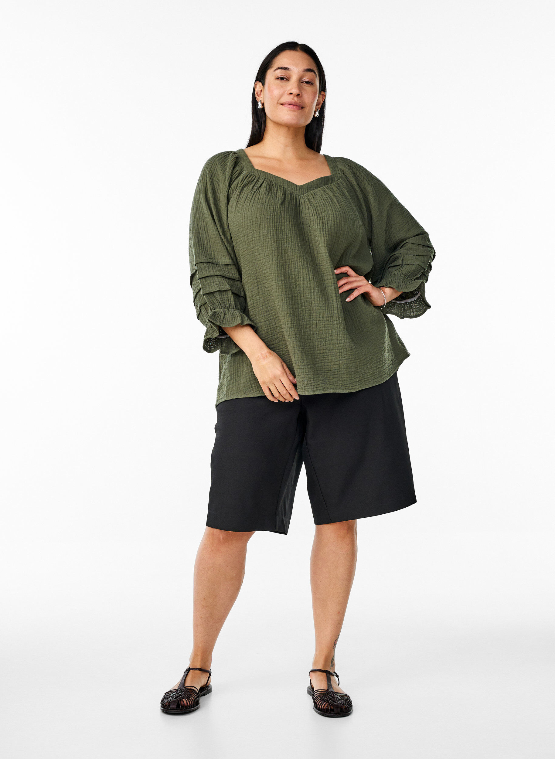 Zizzi Chemise en mousseline de coton avec manches 3/4, Thyme, Model image number 2