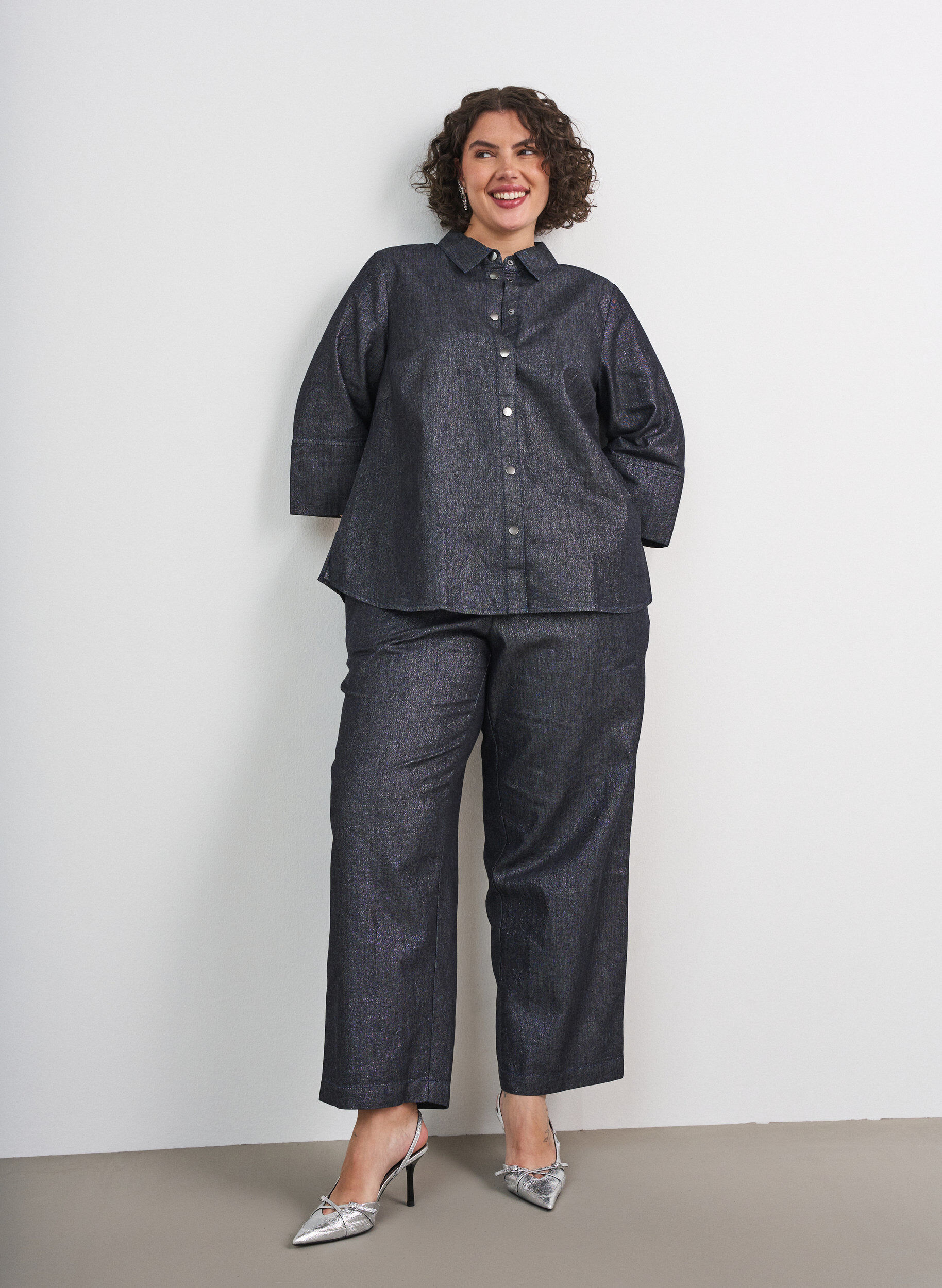 ZizziStraight Leg Jeans mit Glitzerfaden, Grau, Model image number 0