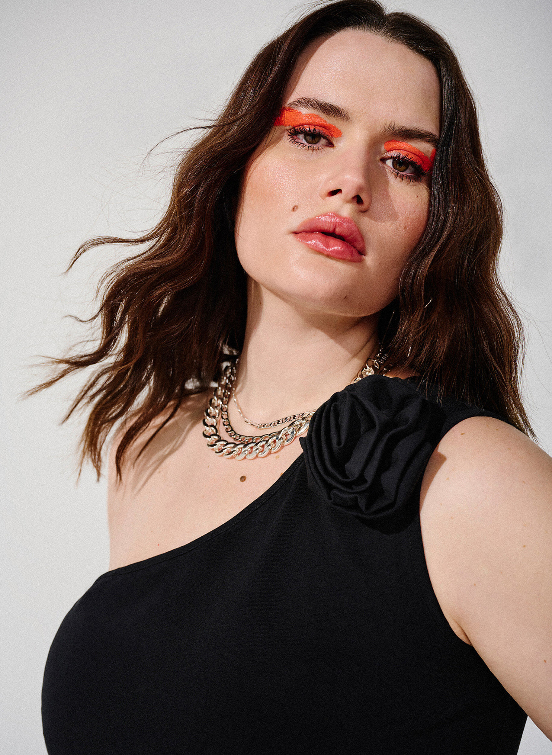 Zizzi Top asym&eacute;trique avec rose, Black, Image image number 0