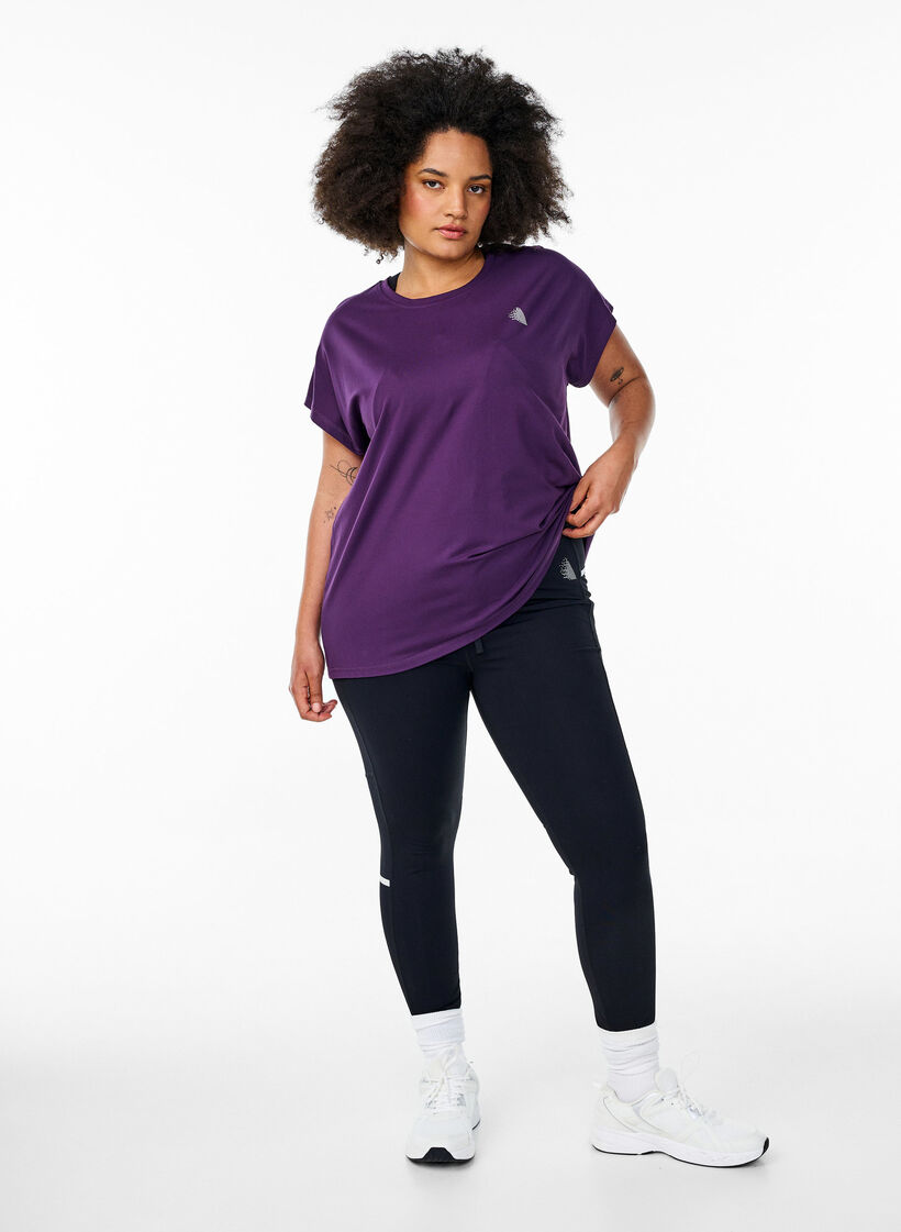 Einfarbiges Trainings-T-Shirt, Lila, Model image number 1