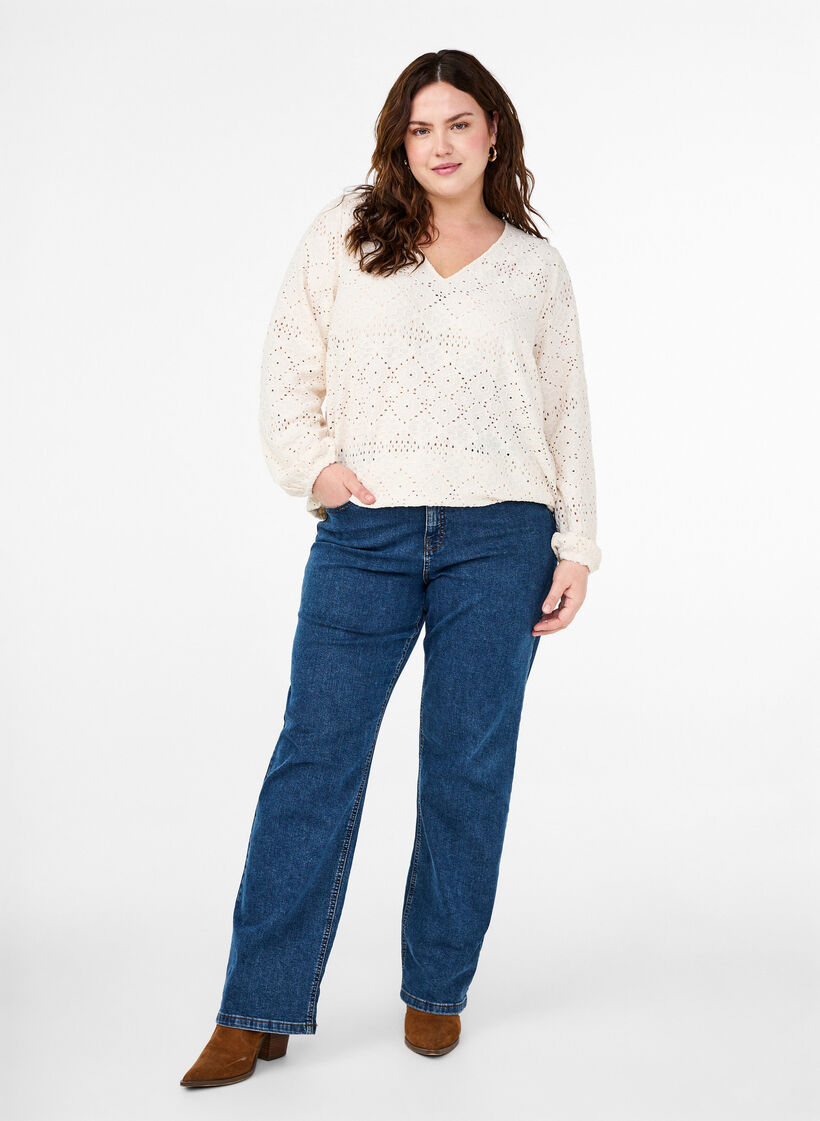 Chemisier à manches longues avec col en V et motif à trous, Antique White, Model image number 2