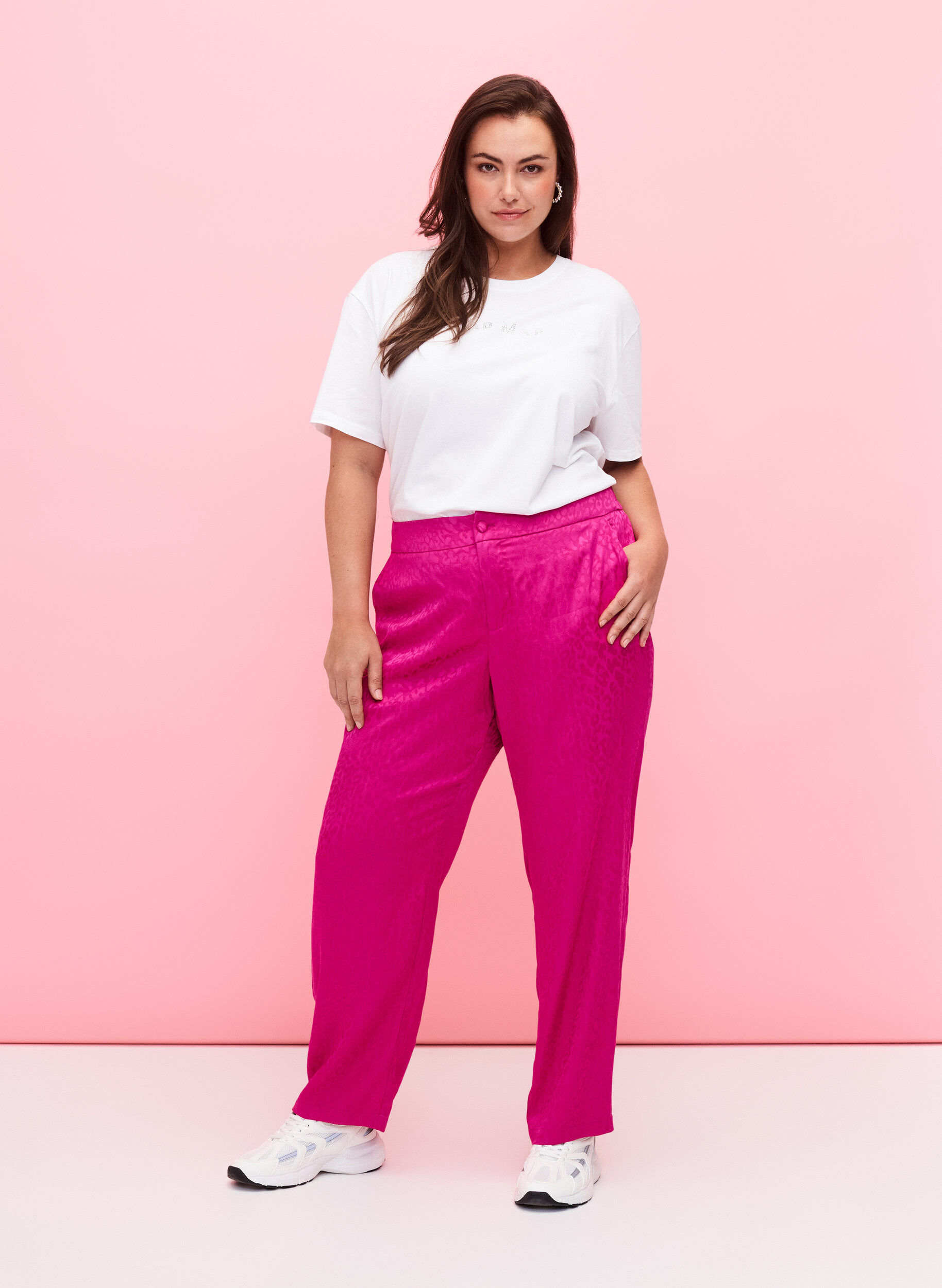 Zizzi T-Shirt aus Bio-Baumwolle mit Schmucksteinen, White, Model image number 2