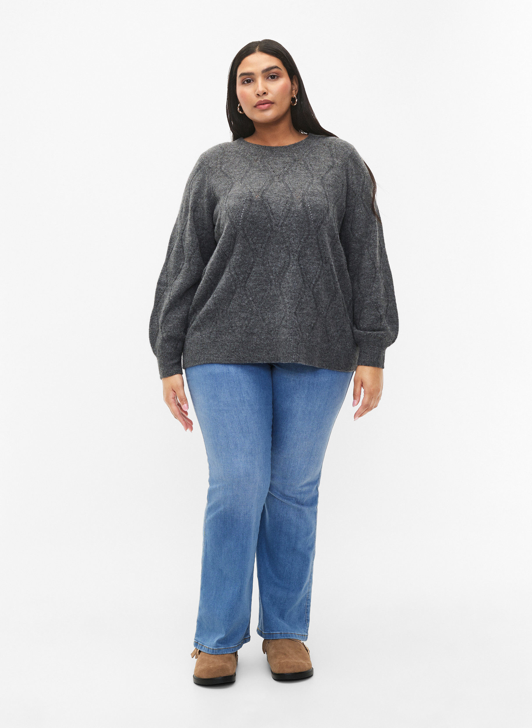 Zizzi Gestrickter Pullover mit Lochmuster, Dark Grey Melange, Model image number 2
