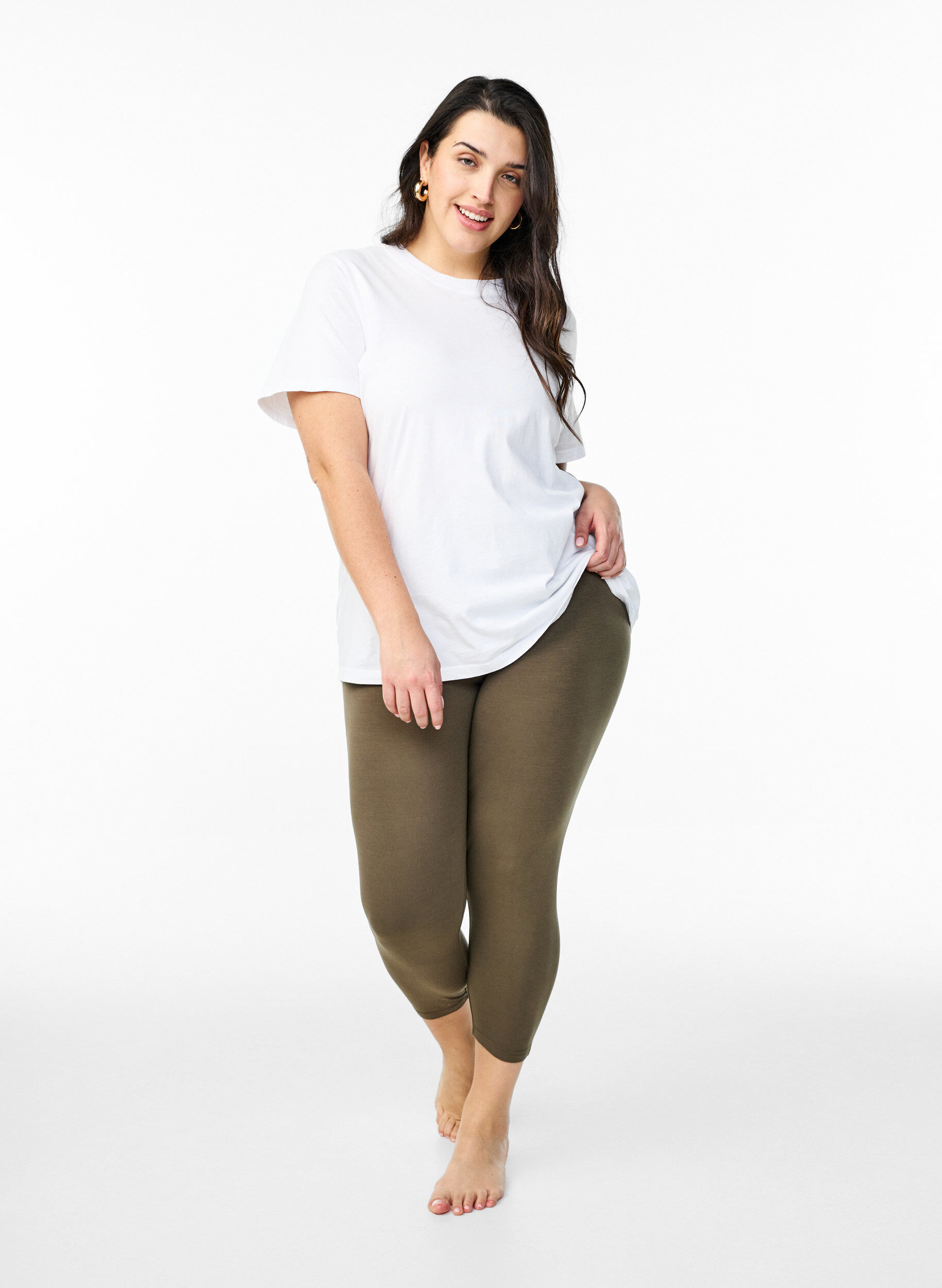 Zizzi Basic 3/4-Leggings aus Viskose, Gr&uuml;n, Model image number 1