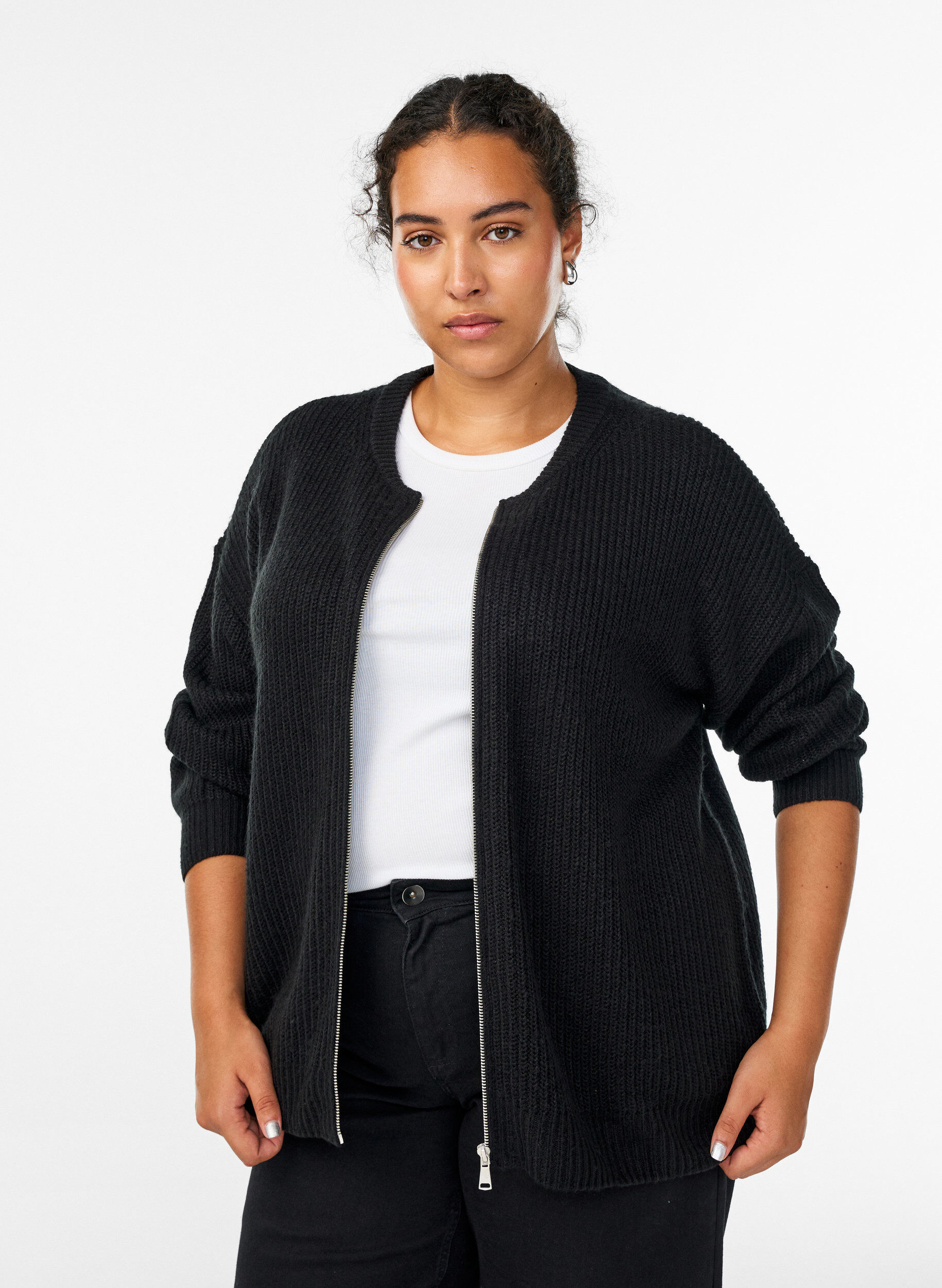 Cardigan en maille avec zip, Noir, Model