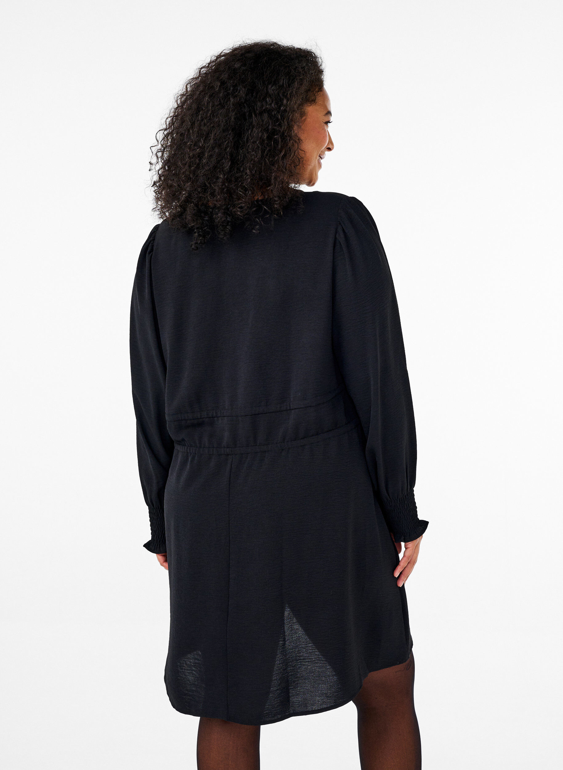 Zizzi Kleid mit Bindeg&uuml;rtel in der Taille, Schwarz, Model image number 2