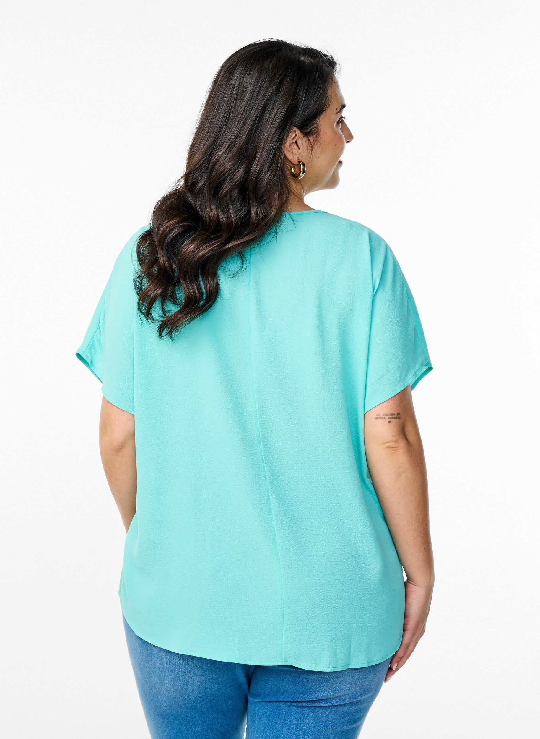 Zizzi Bluse mit kurzen &Auml;rmeln und Rundhalsausschnitt, Blau, Model image number 2