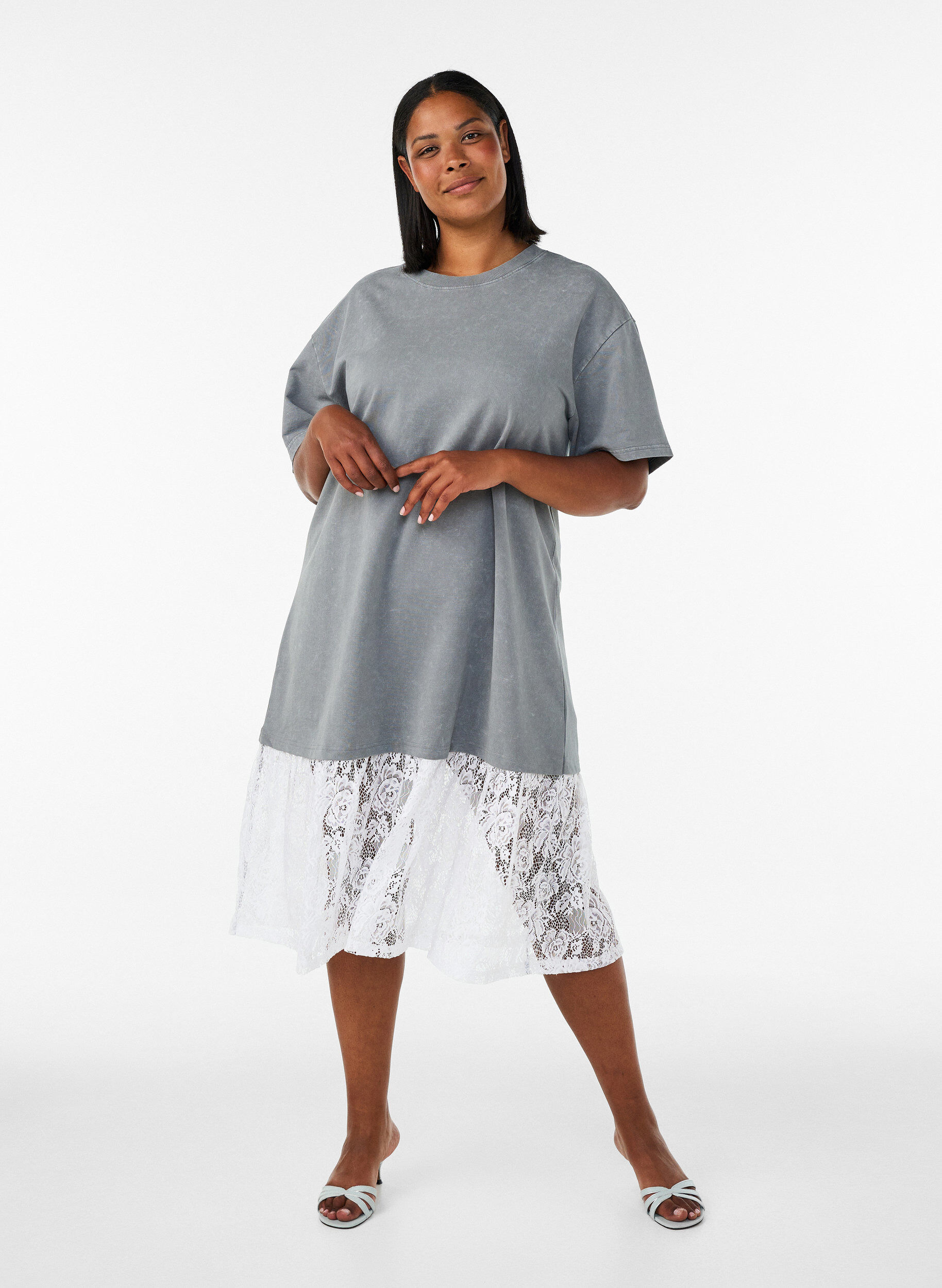 ZizziLockeres T-Shirt-Kleid mit Spitzen, Grau, Model image number 0