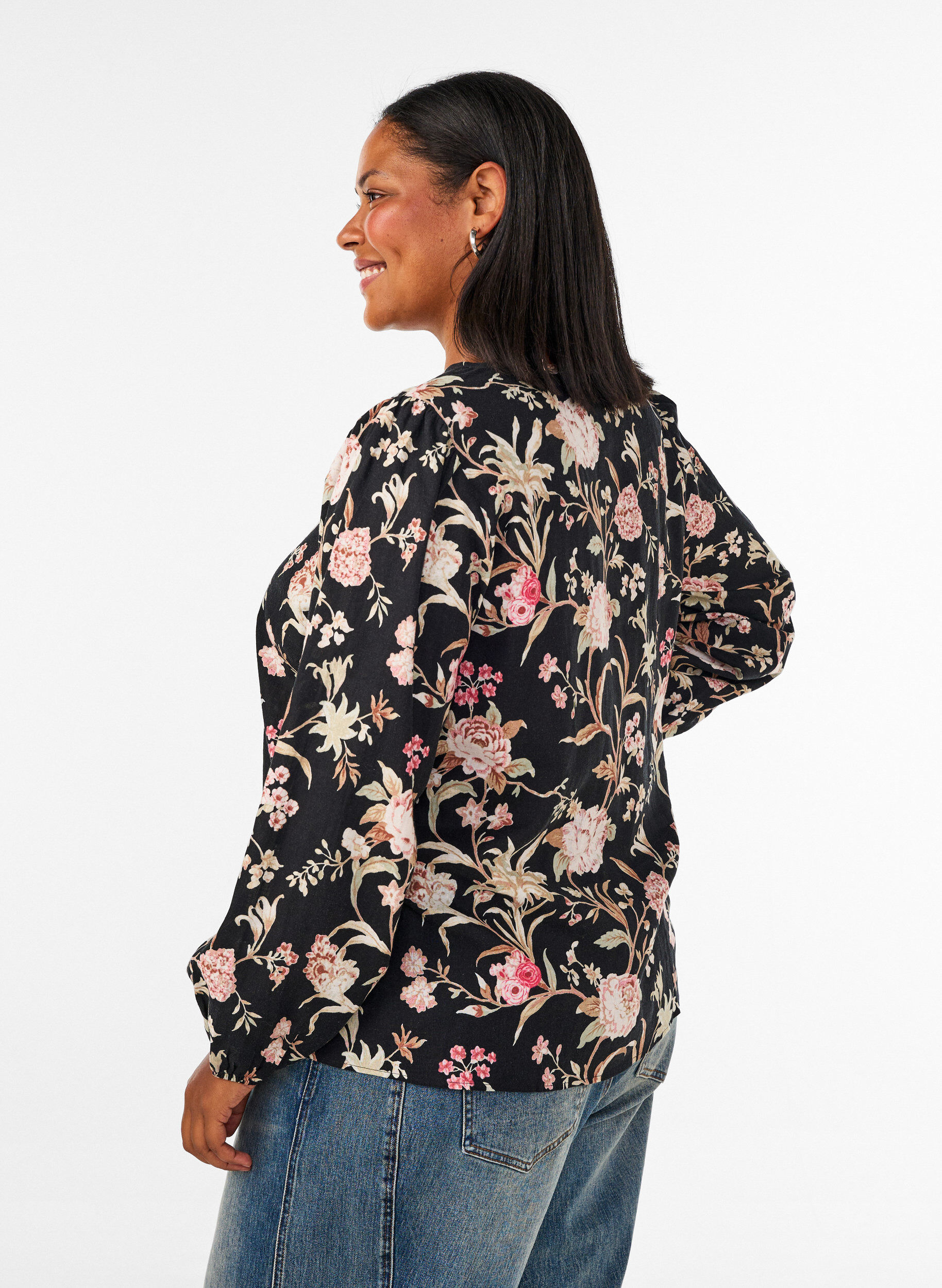 ZizziGebl&uuml;mte Bluse aus Leinen und Viskose mit langen &Auml;rmeln, Schwarz, Model image number 2