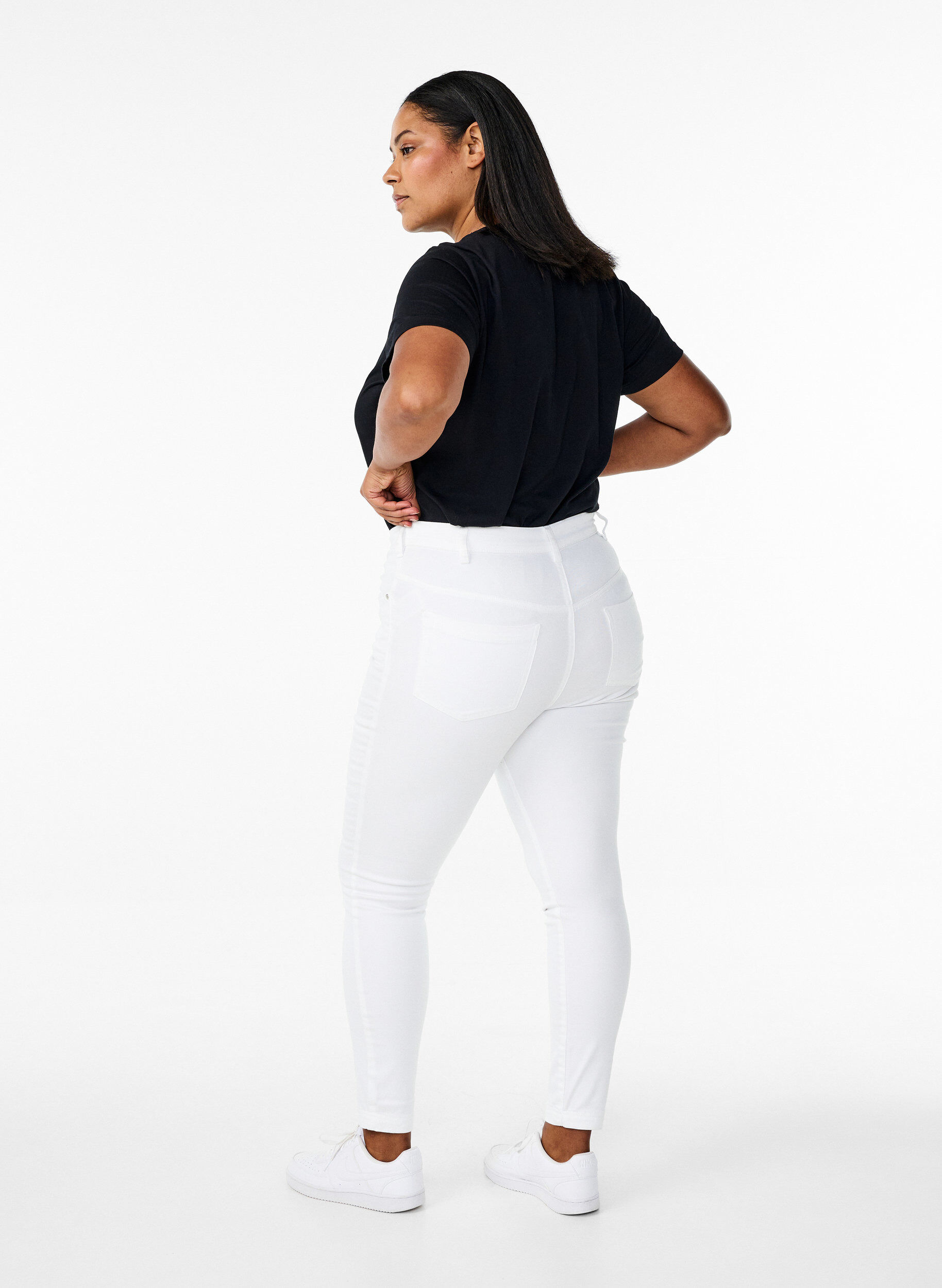 ZizziExtra schmale Amy Jeans mit hoher Taille, White, Model image number 1