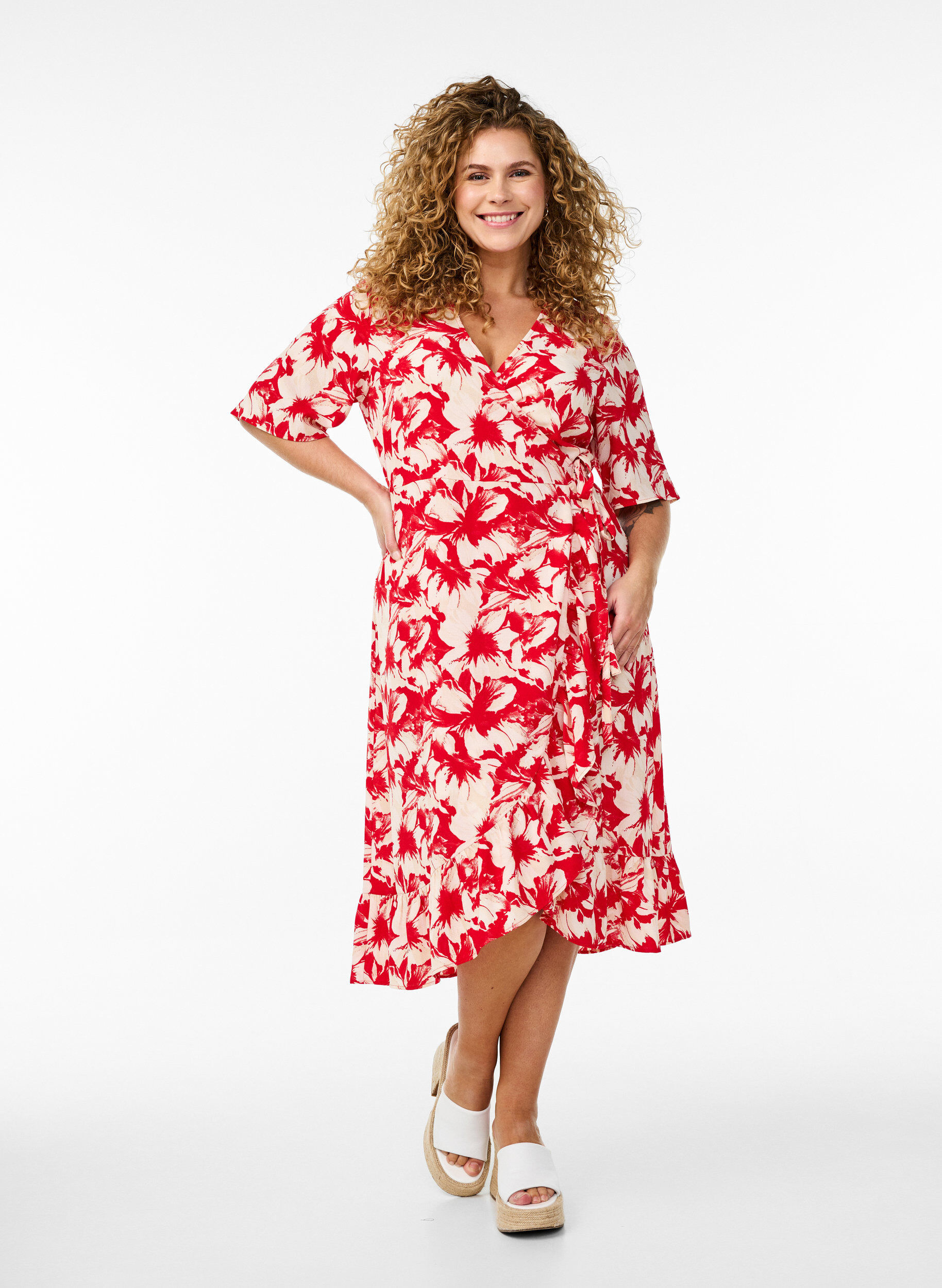 Wickelkleid mit Druck und kurzen &Auml;rmeln, Rot, Model