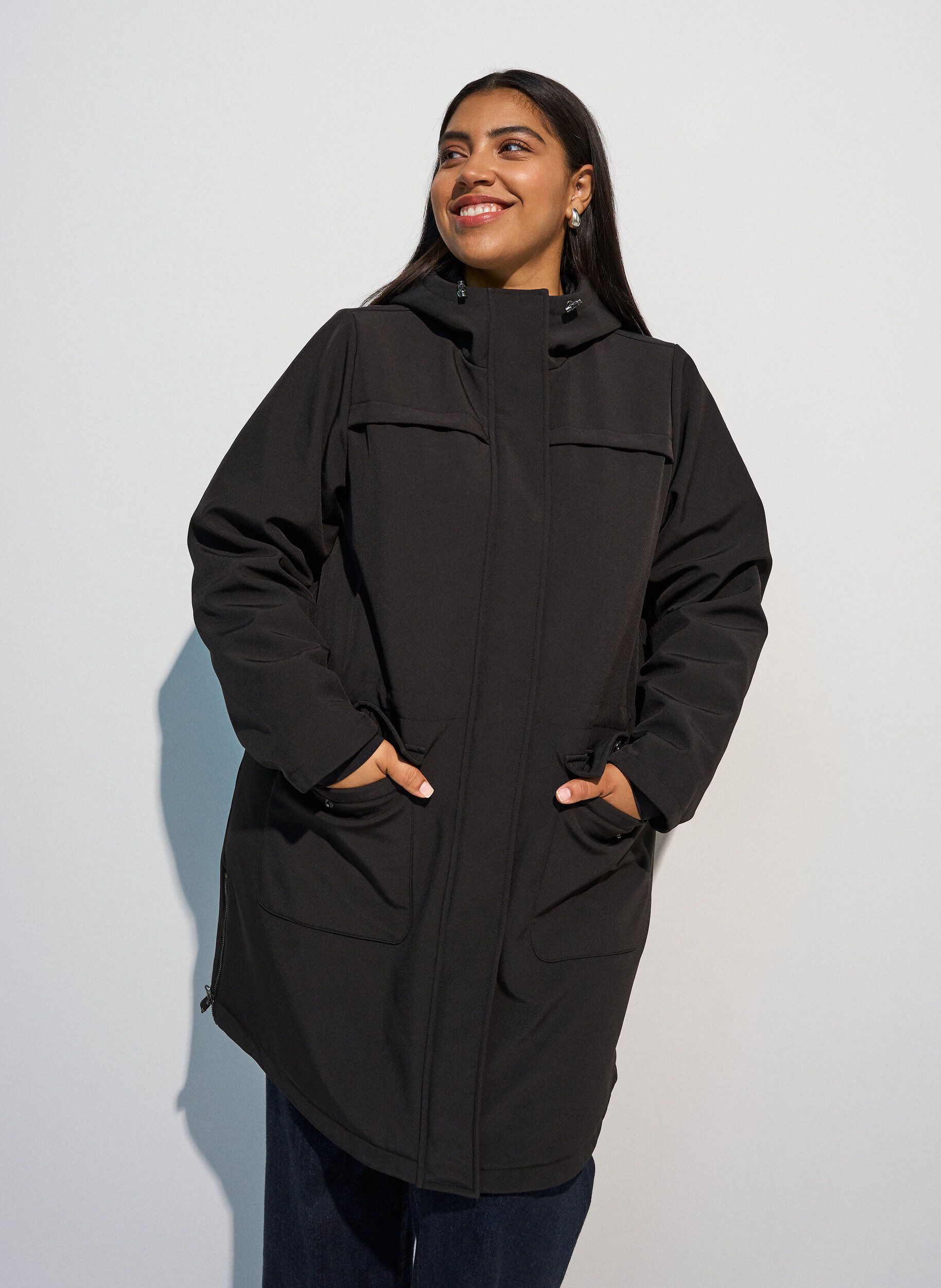 Veste softshell r&eacute;sistante &agrave; l'eau avec doublure matelass&eacute;e, Noir, Model