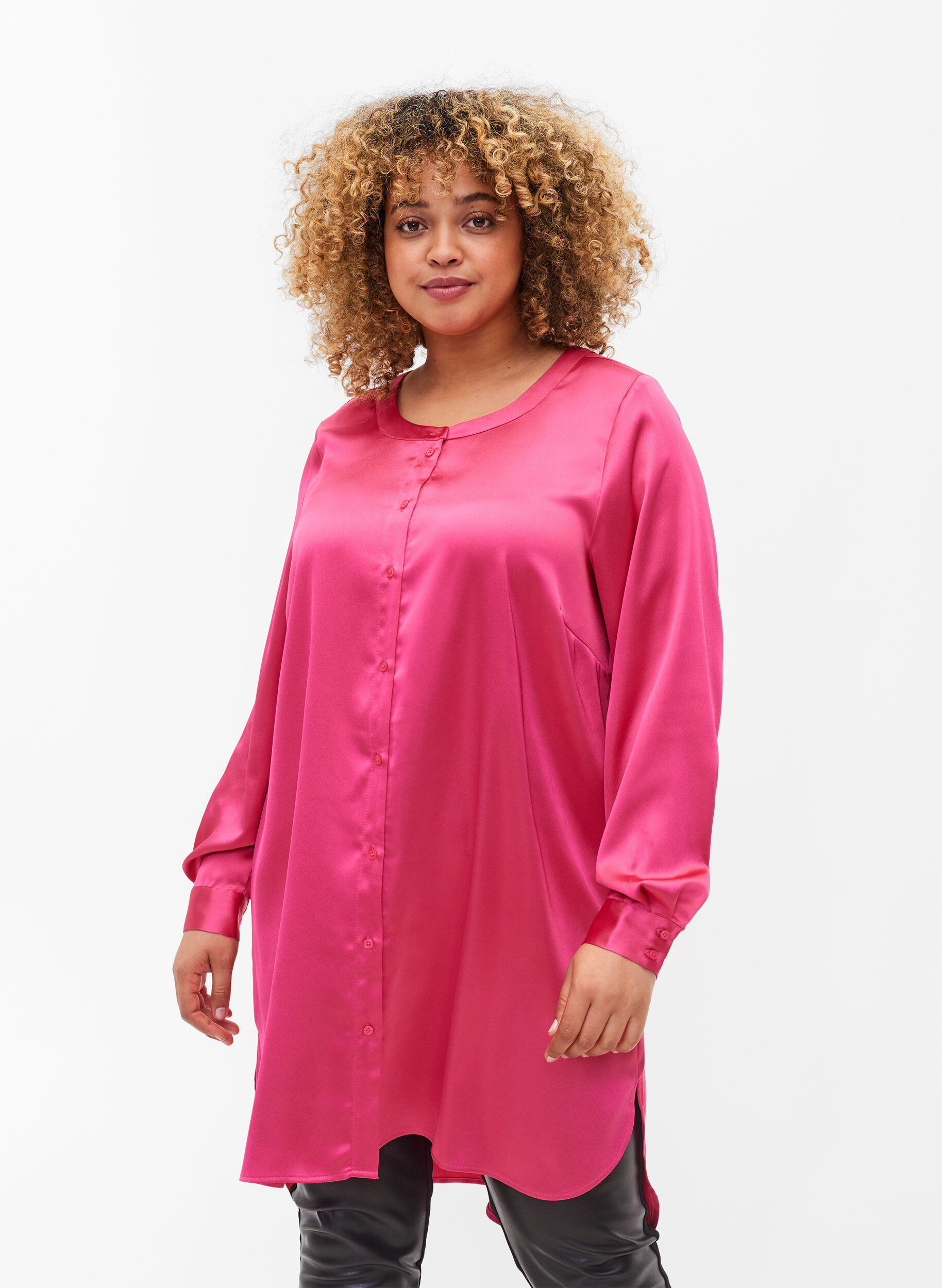Zizzi Longue chemise brillante avec fente, Pink Flamb&eacute;, Model image number 0
