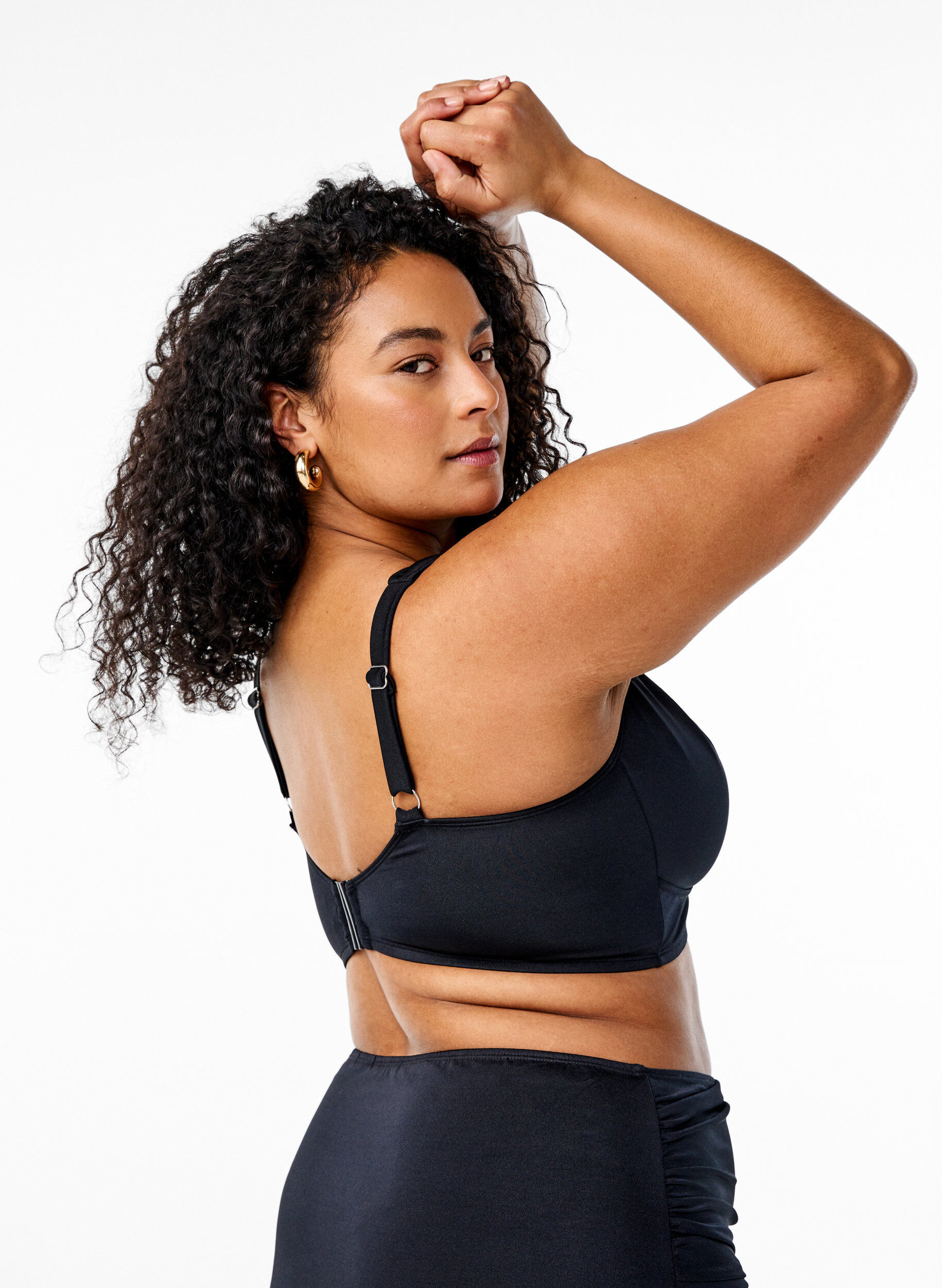 Zizzi Bikinioberteil mit voller Abdeckung, Schwarz, Model image number 2