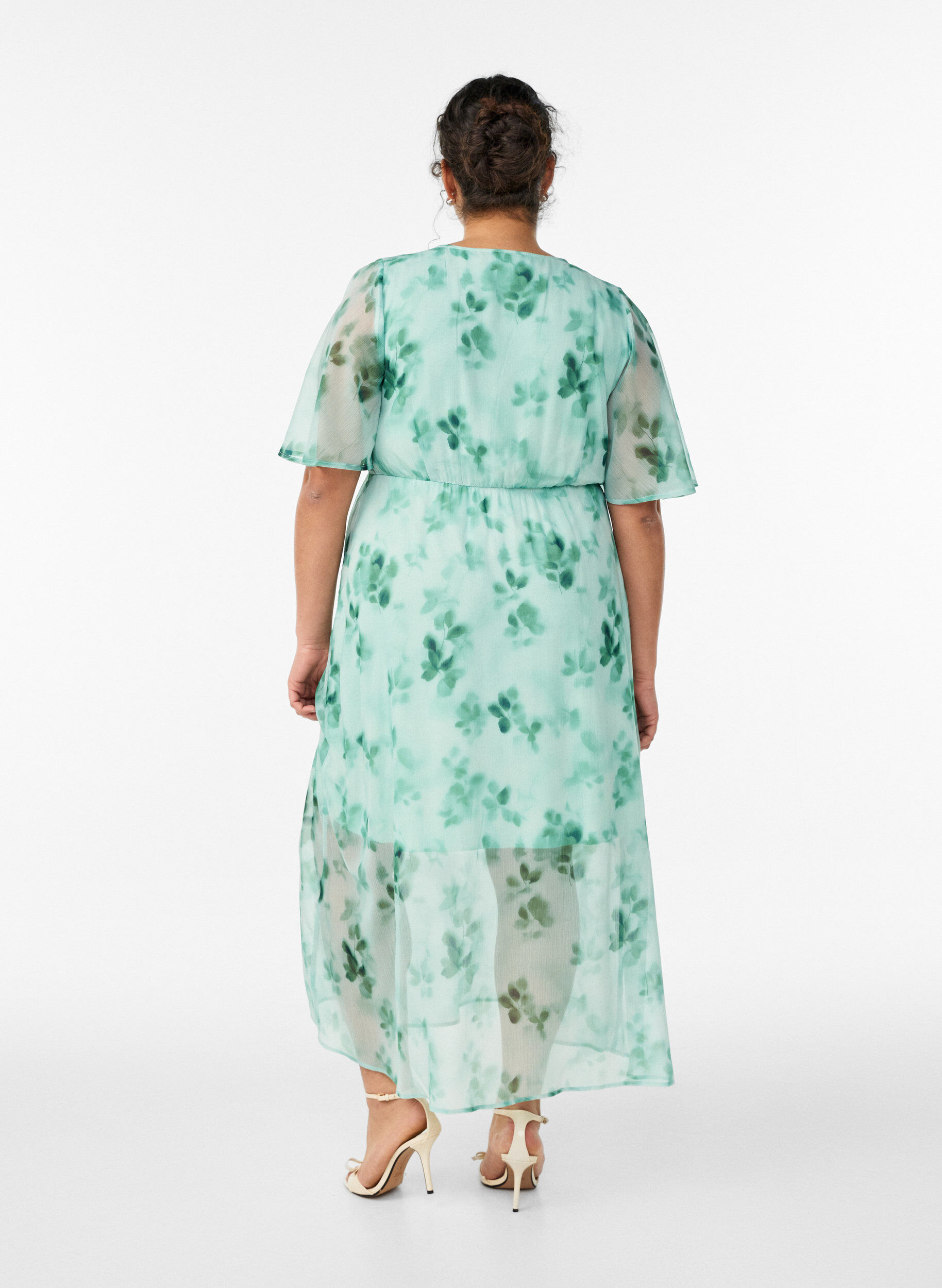 Zizzi Langes Chiffonkleid mit gebl&uuml;mtem Print und kurzen &Auml;rmeln, Gr&uuml;n, Model image number 1