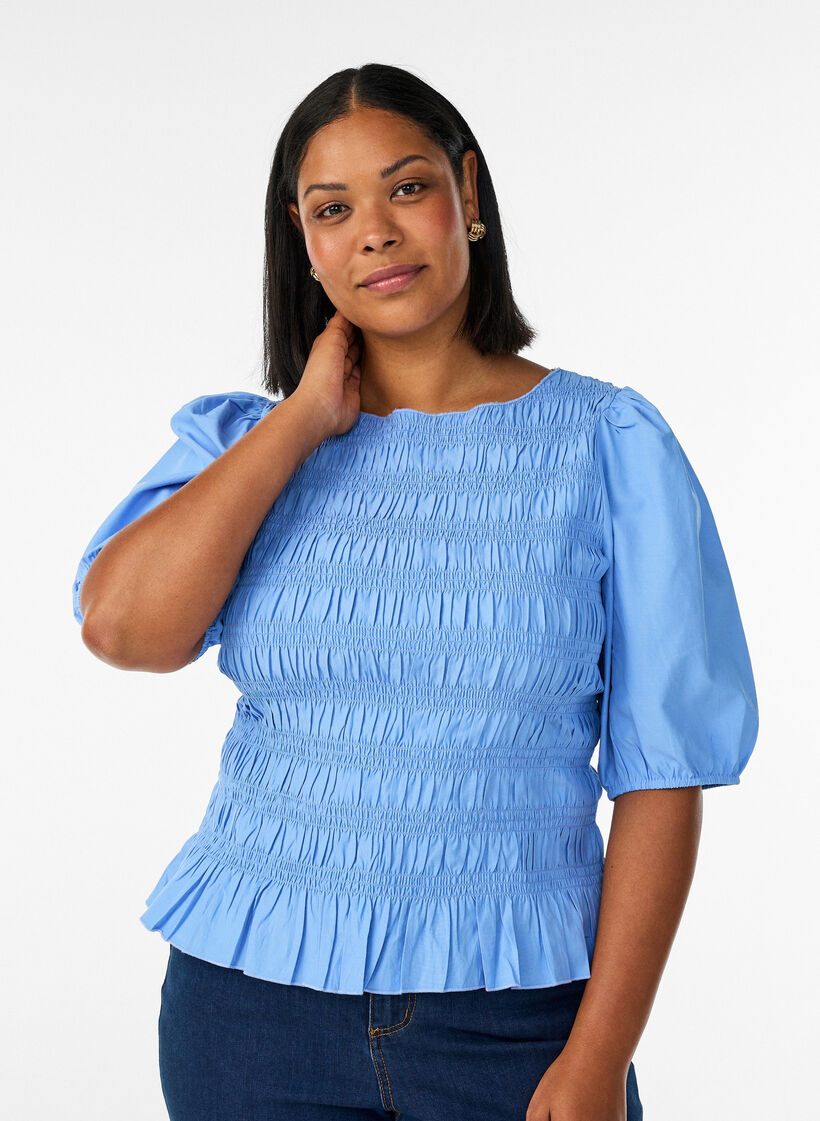 Blouse smock&eacute;e avec ourlet &agrave; volants et col bateau, Bleu, Model image number 0